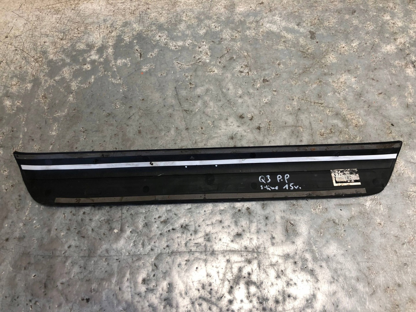 moulding threshold S-LINE right front AUDI Q3 8U 8U0853374B