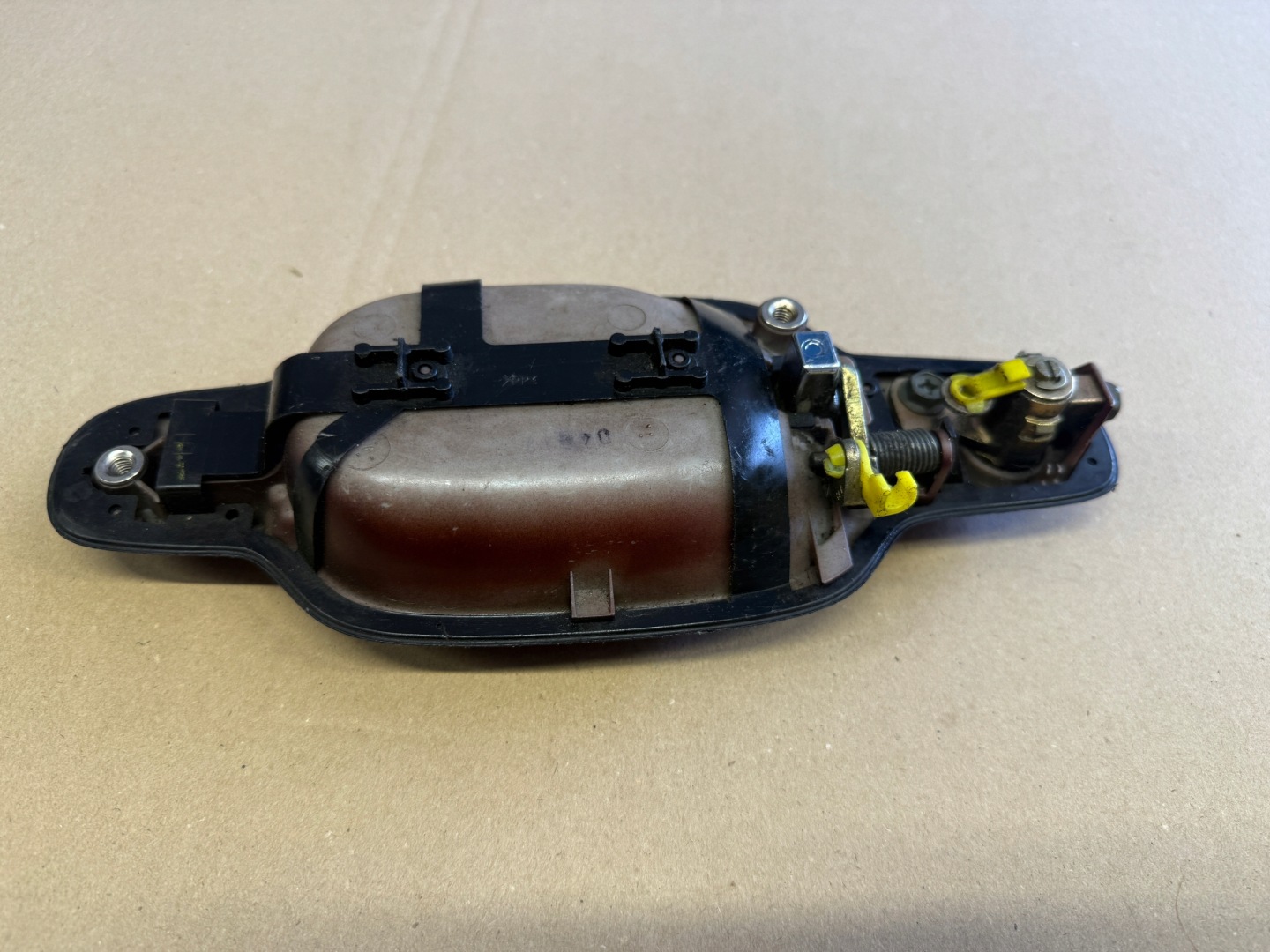 ISUZU D-MAX and handle exterior left front