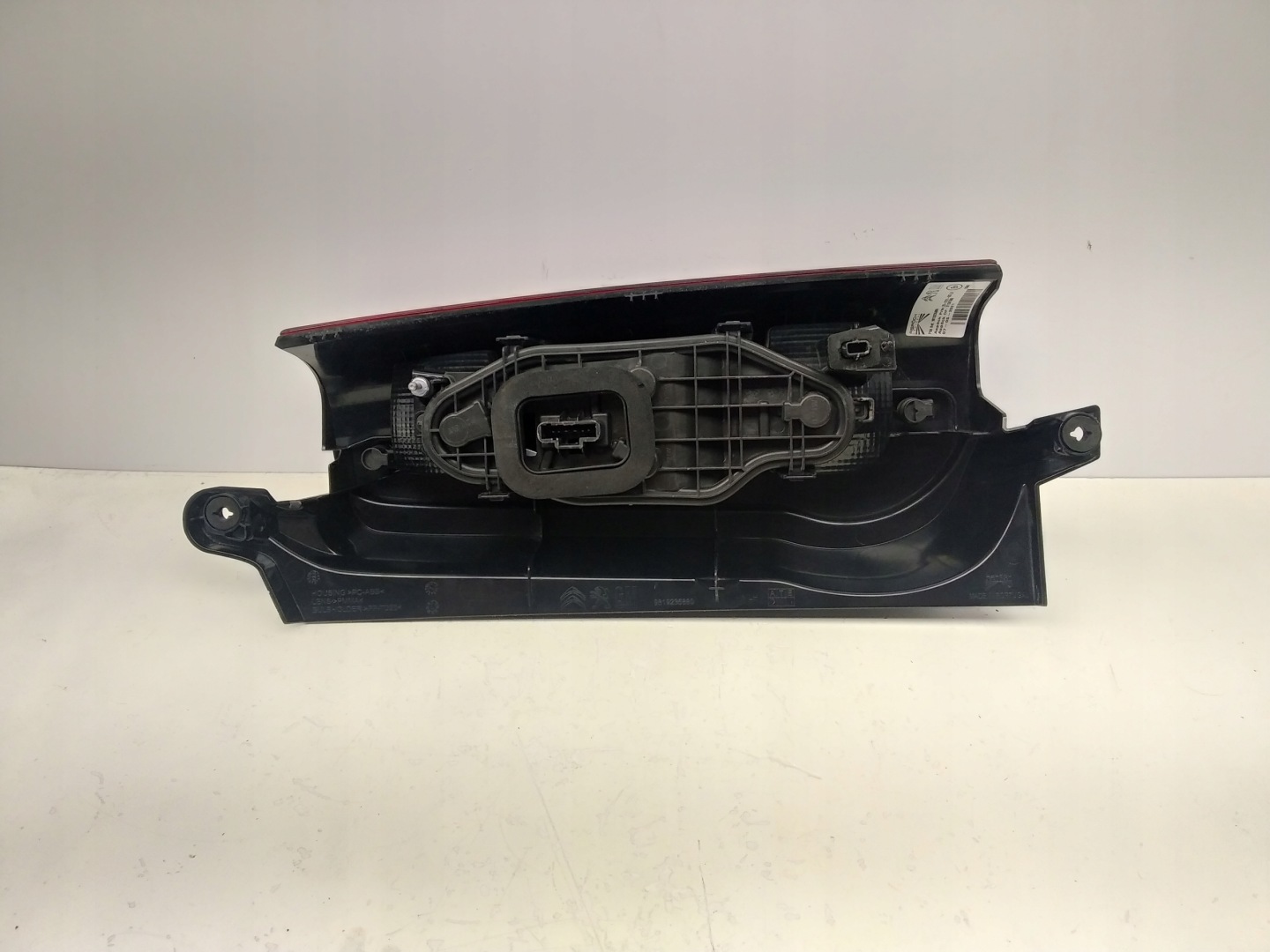 2018r + Berlingo IV Partner III Combo E Proace light rear part left below door