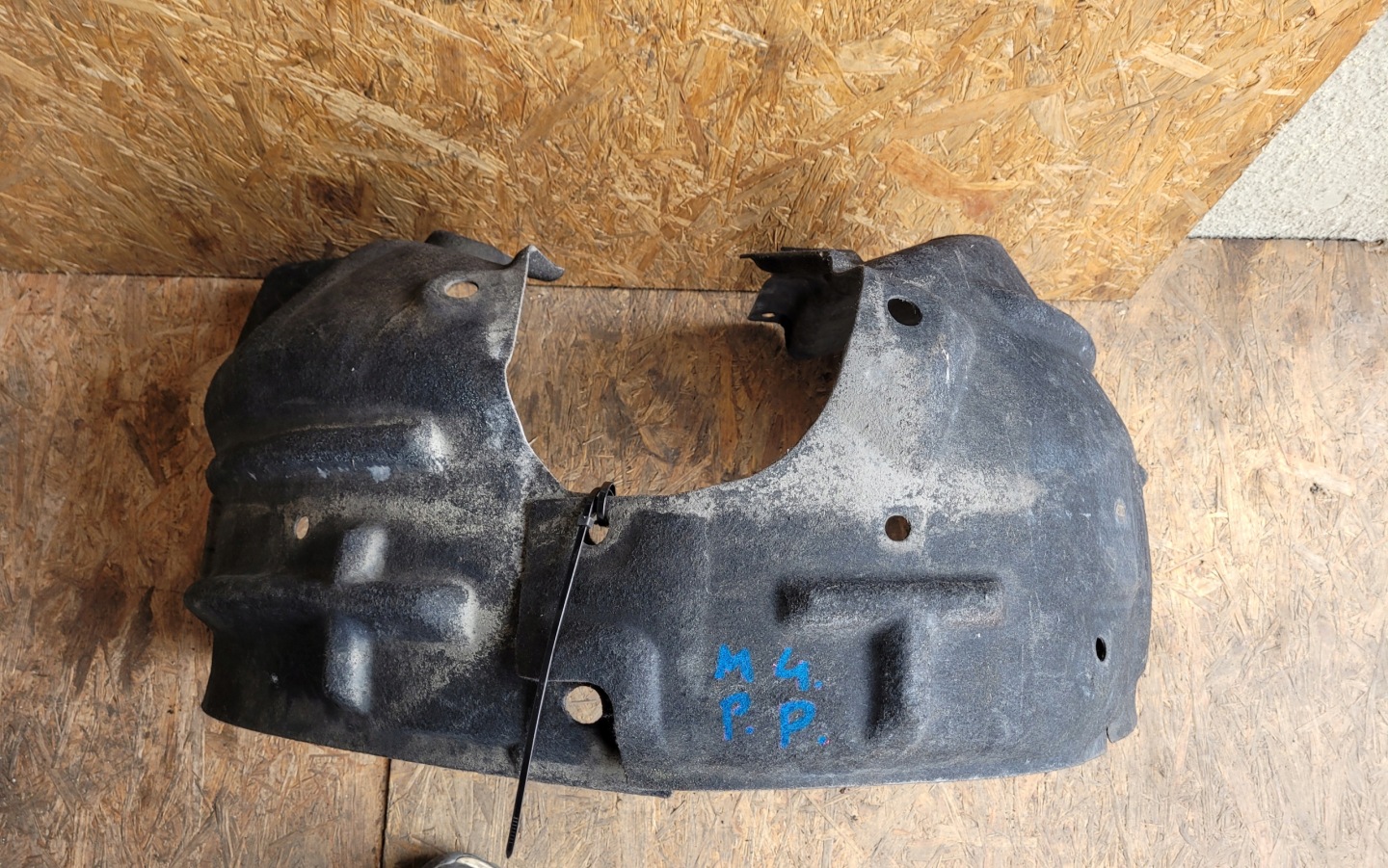 mudguard front front right RENAULT MEGANE IV 4