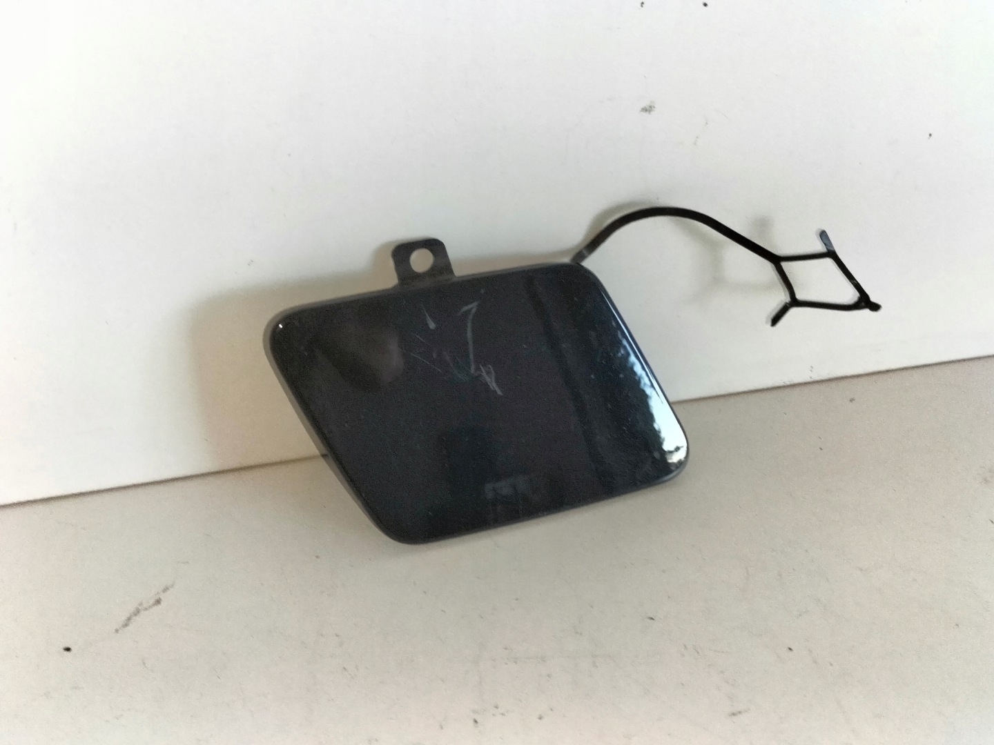ABSCHLEPPÖSE DER STOSSSTANGE VORNE VW PASSAT B8 LIFT 19