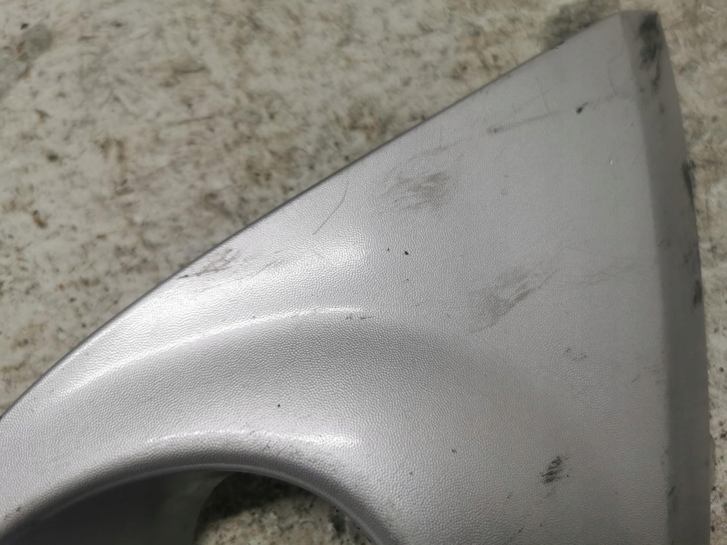 grid of a bumper left front RENAULT SCENIC III
