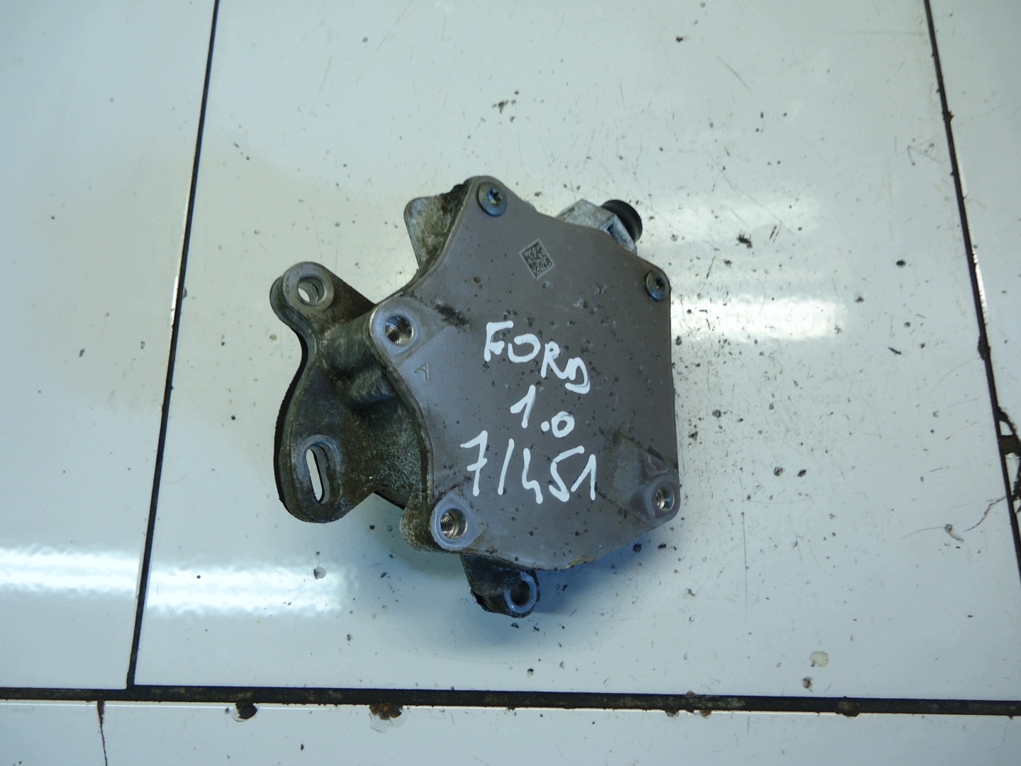 FORD FOCUS MK3 C-MAX 1.0 ECOBOOST M1DA pumpa VACUM CM5G-2A451-GA