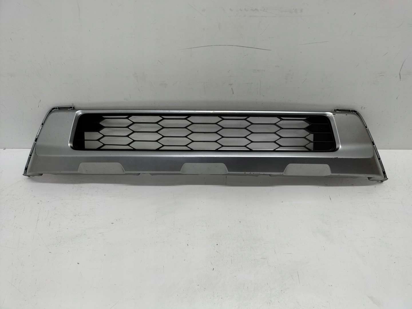 grille grid of a bumper front SUBARU OUTBACK VI 20