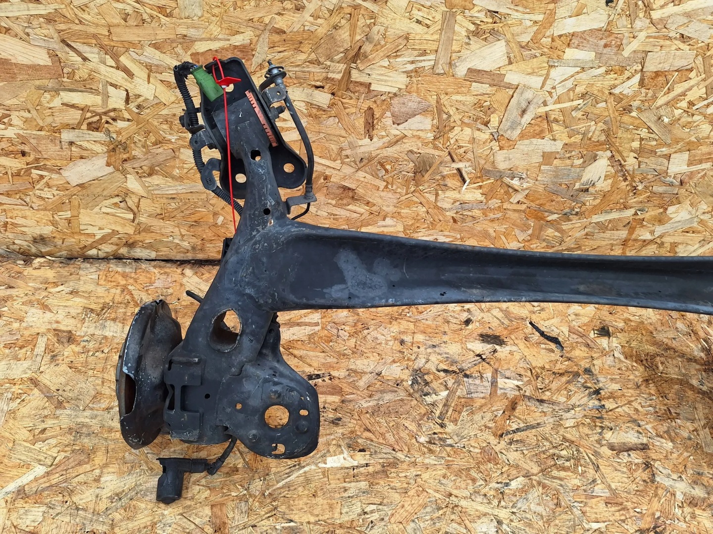 axis rear part Peugeot 208 II 1.2 THP 19