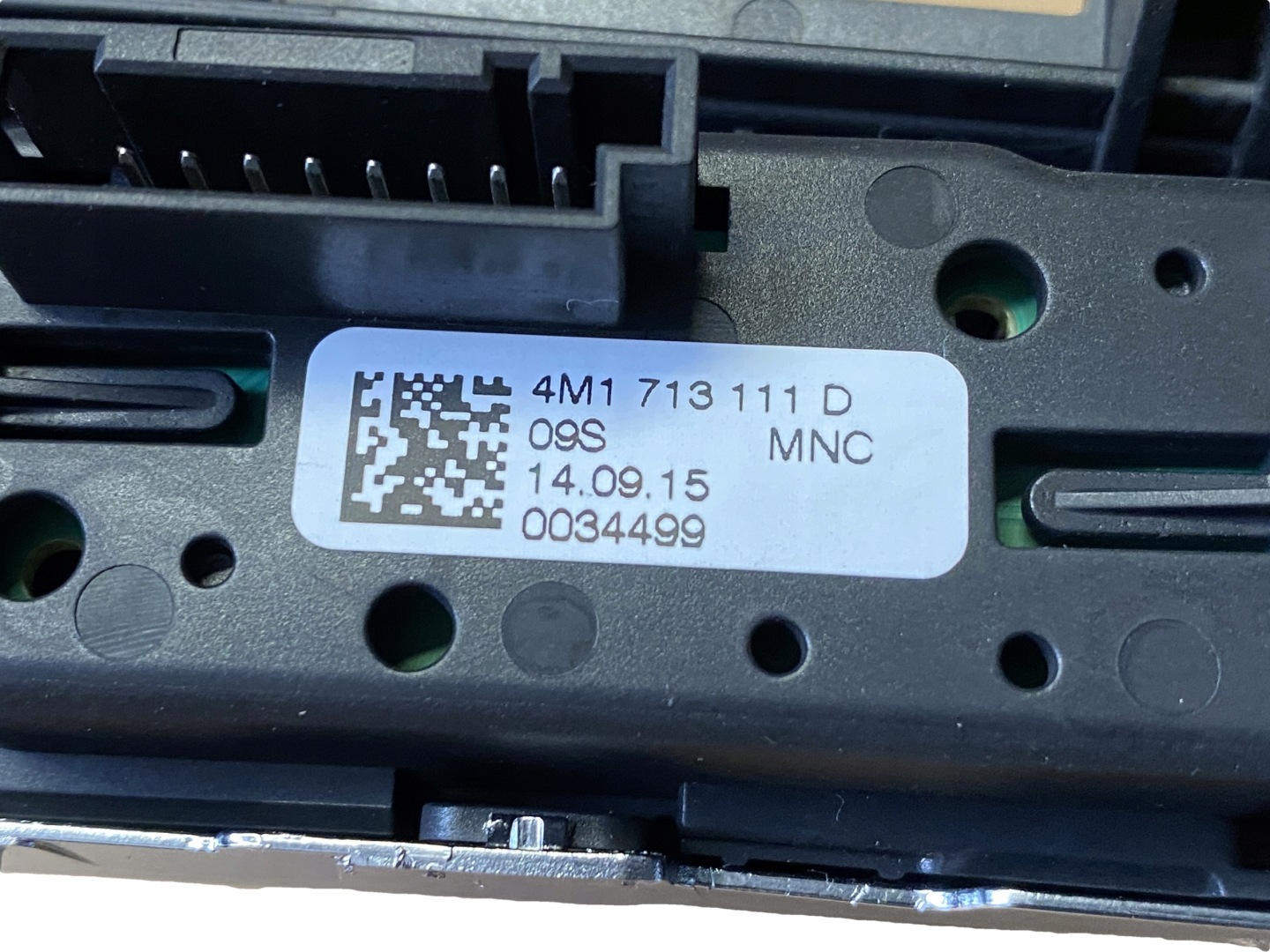 AUDI Q7 4M RAHMEN PANEL Schalt getriebe 4M1713111D