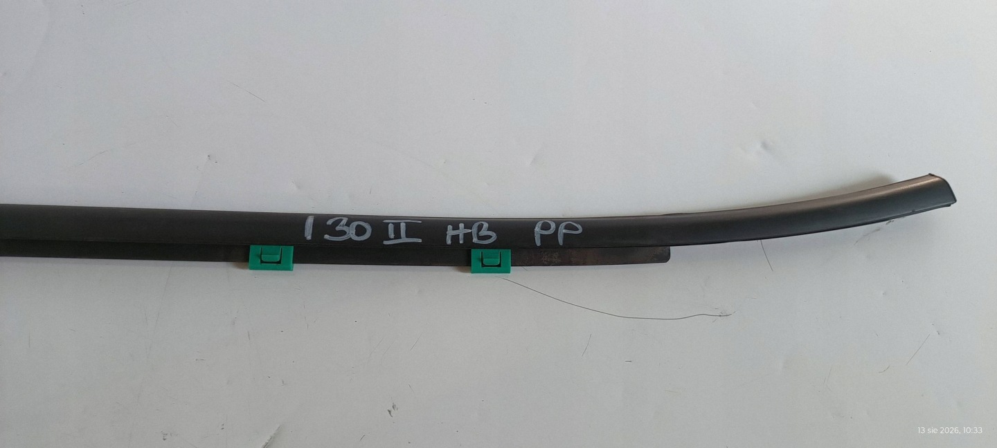 HYUNDAI I30 II 2 moulding dust door right front front black 2012