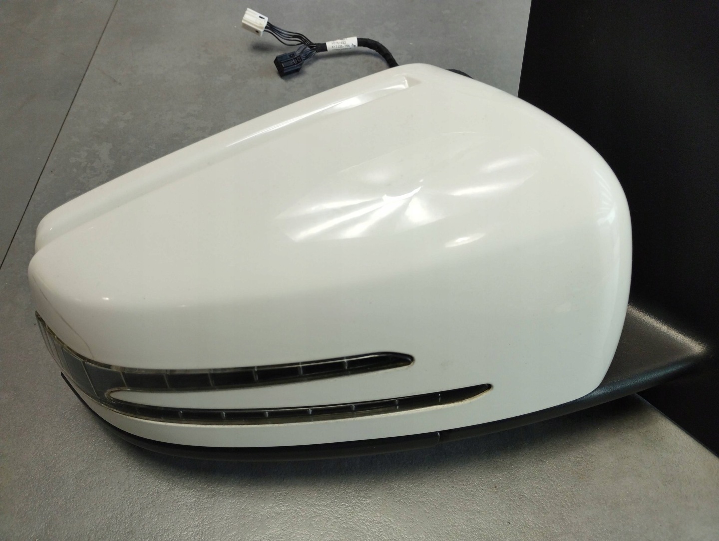 Mercedes-Benz B W246 W242 mirror right 8+6 vertical