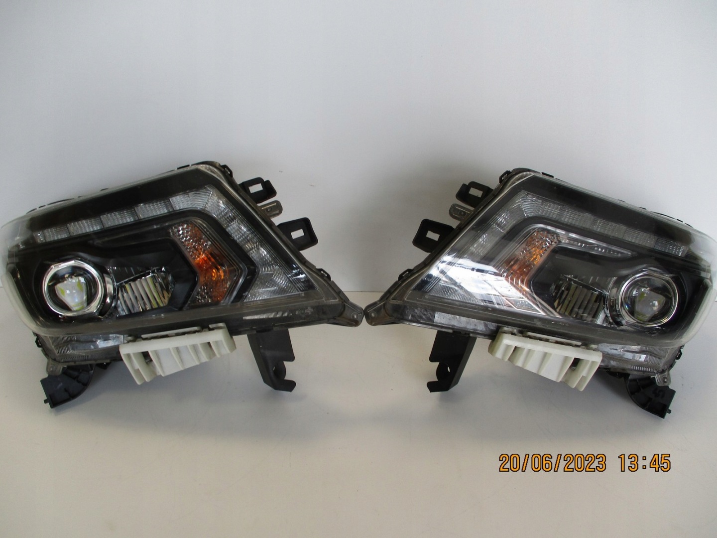 light lights BI-XENON Nissan Navara
