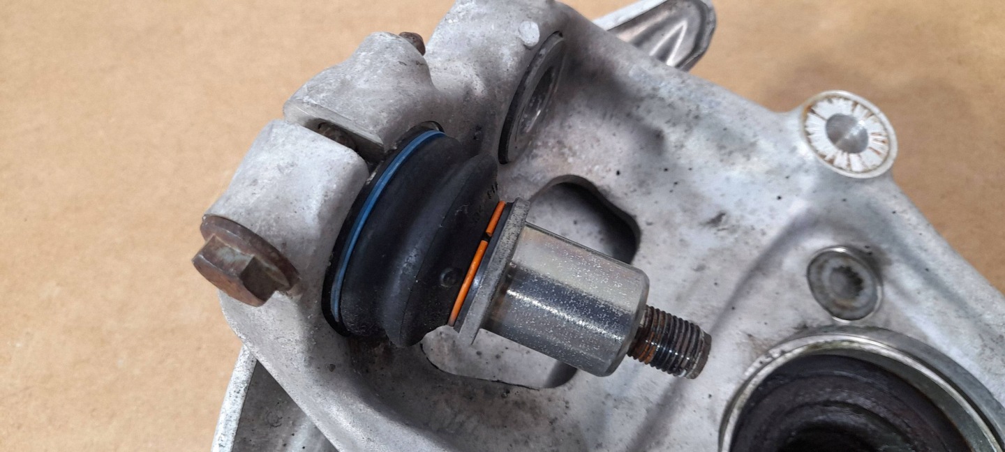 Audi A4 B9 A5 8T 8F swing front left 8W0407559 (Z670)