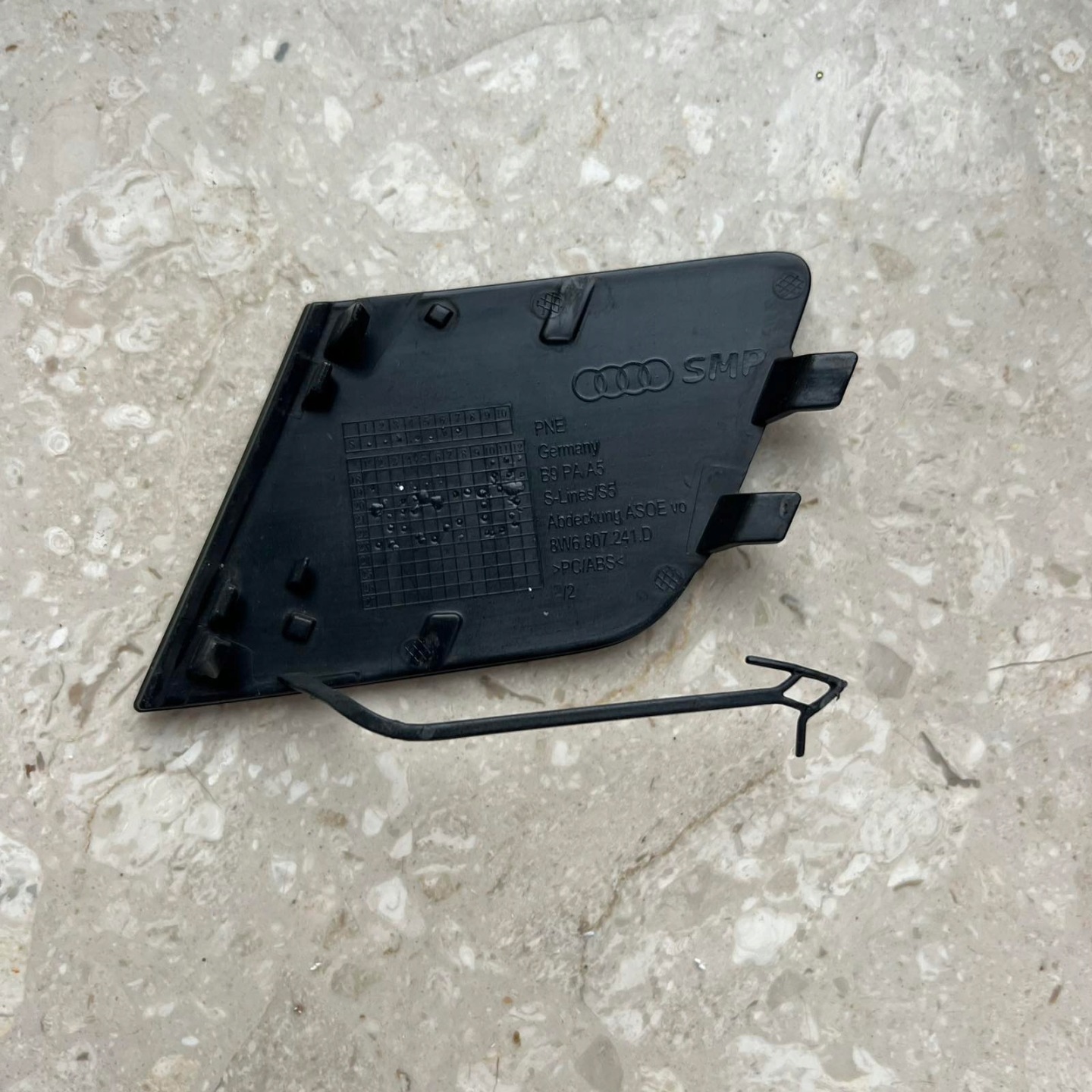 AUDI A5 B9 S-LINE 2019- towing hook cap front 8W6807241D