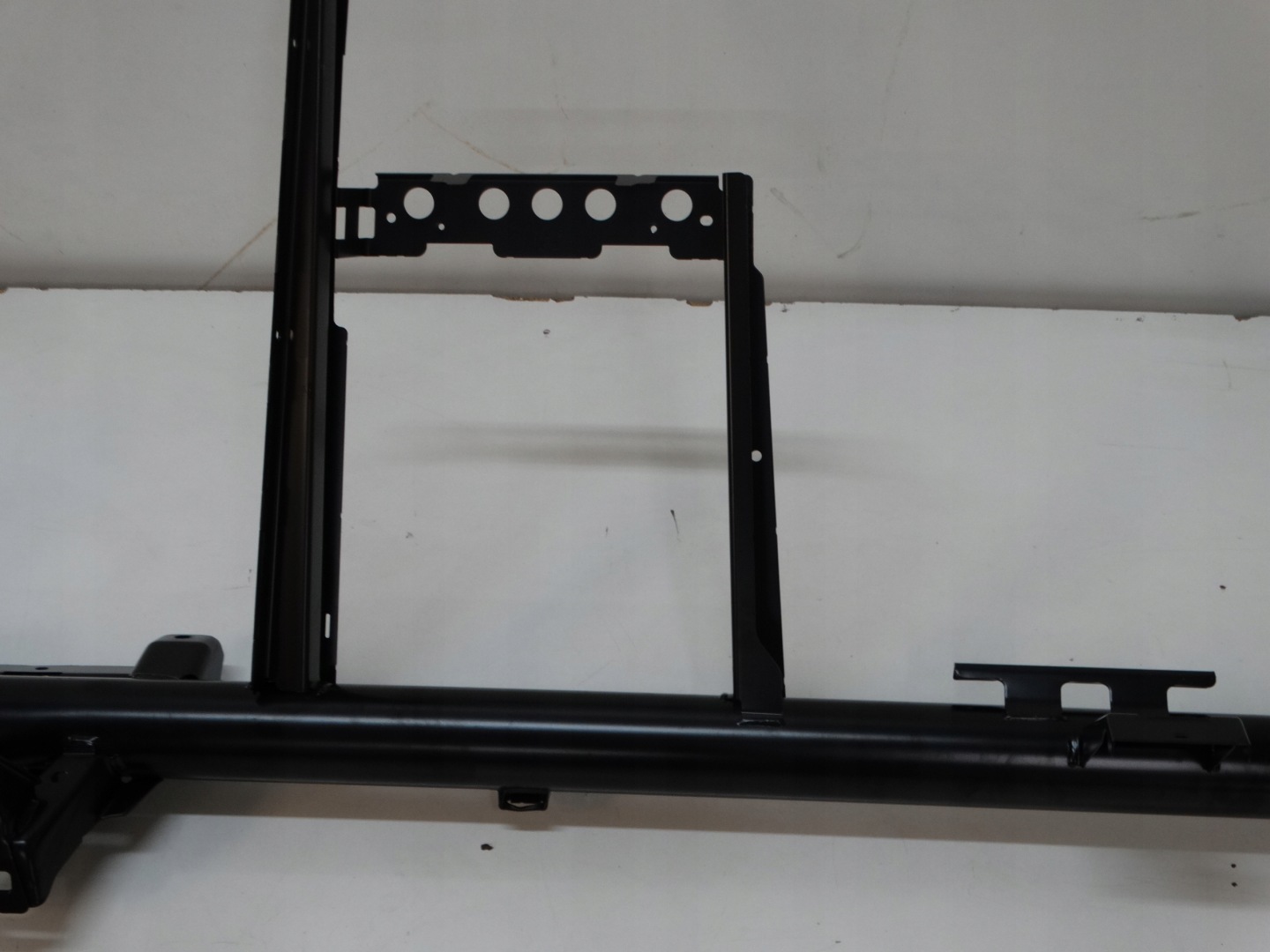 support below DESKE cockpit MERCEDES W169 A180 CDI