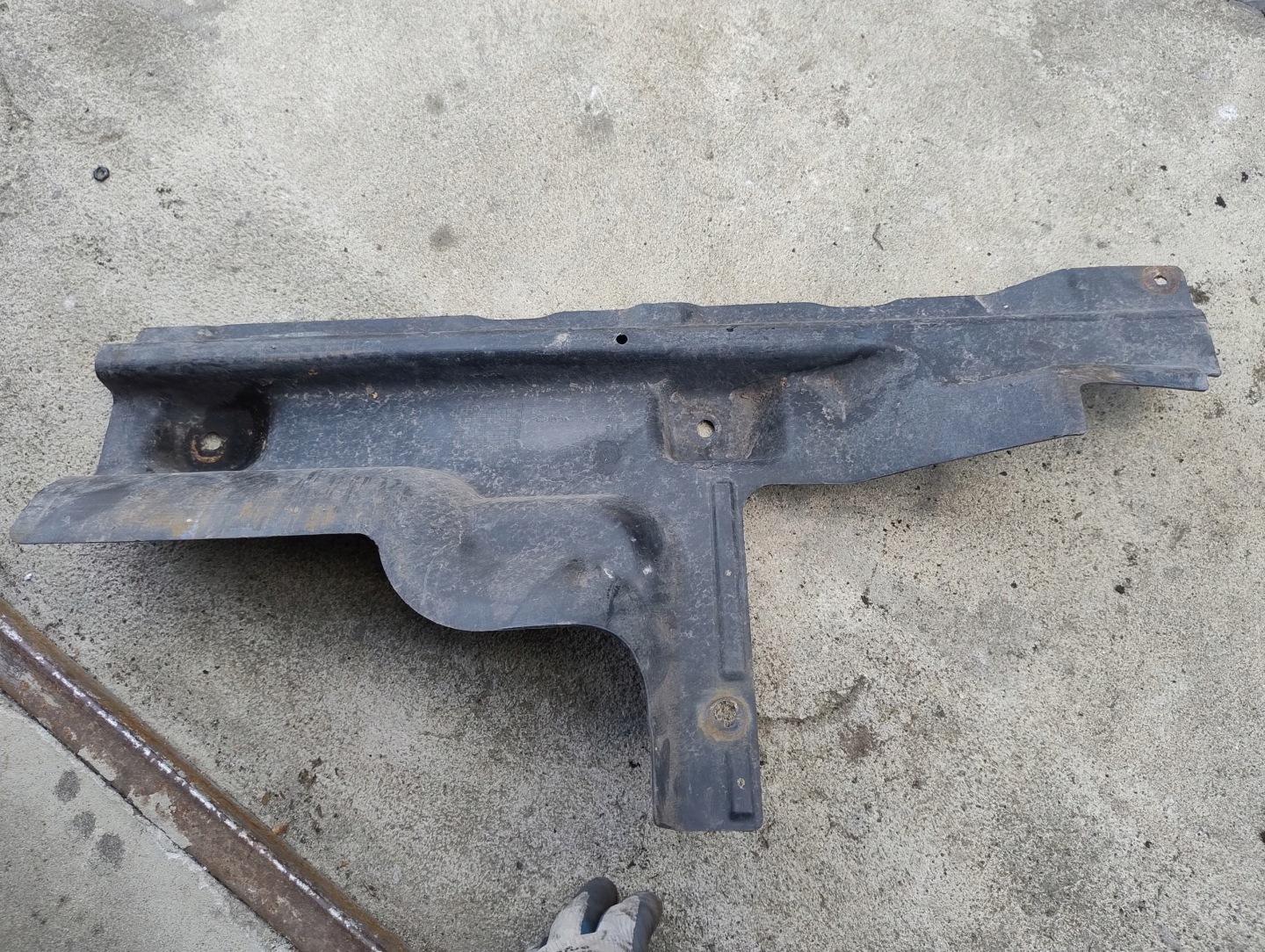 cover chassis VOLKSWAGEN MULTIVAN T6 7E5 7E 7E1825311