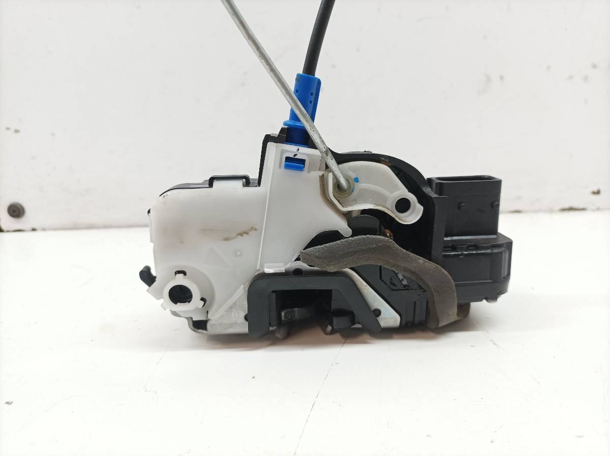 lock door right front 13579523 Opel Astra IV (2009- ) J