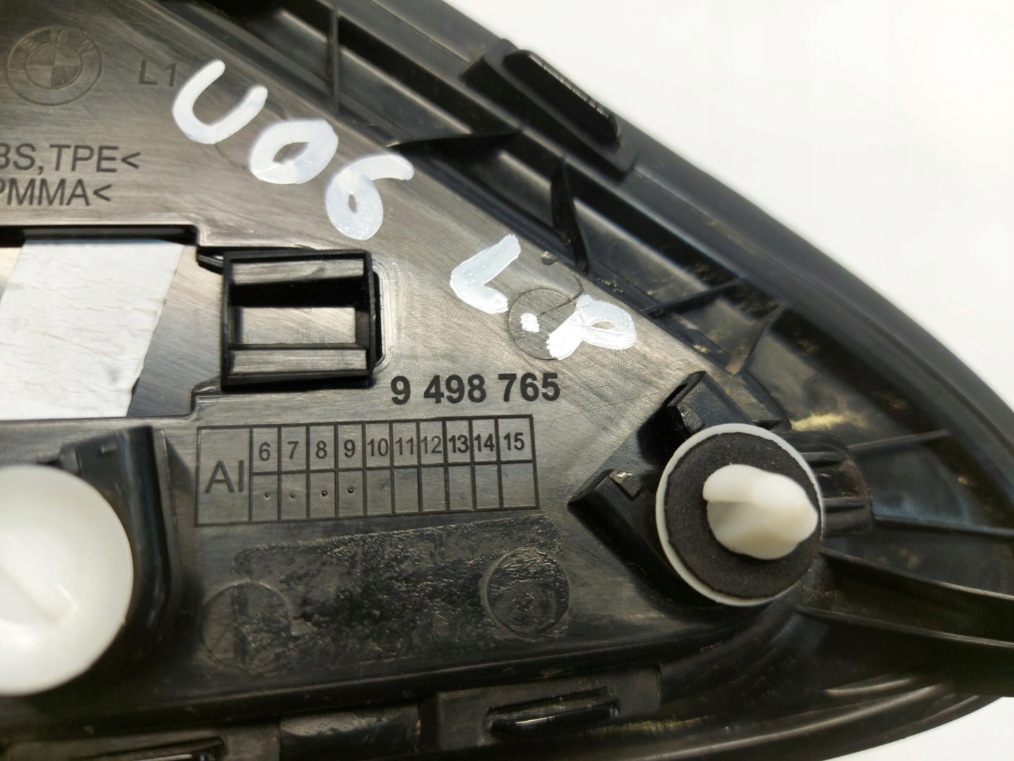 BMW U06 200i kryt blatníku předek levá 9498765