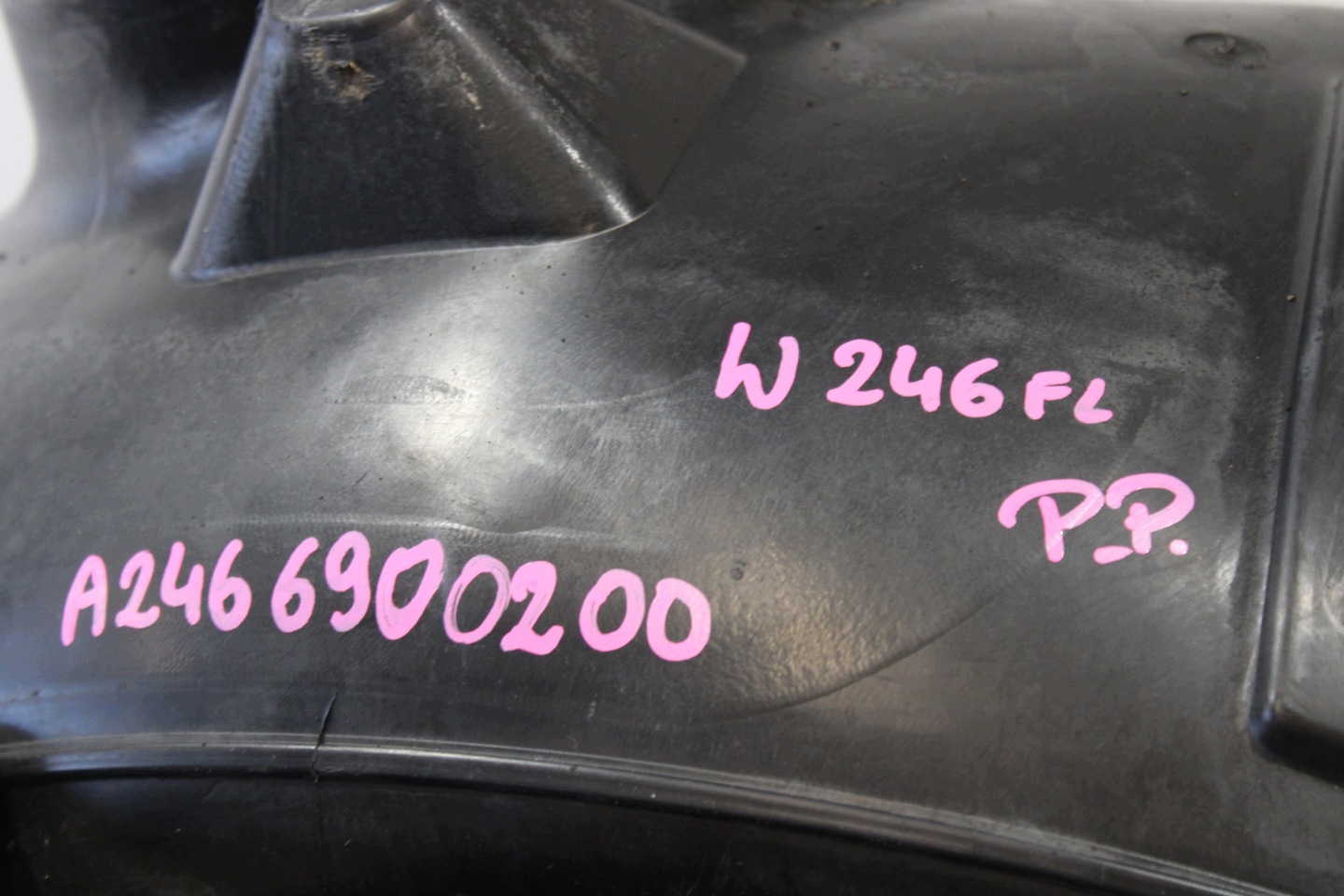 mudguard right front right front A2466900200 MERCEDES B-class W246 LIFT