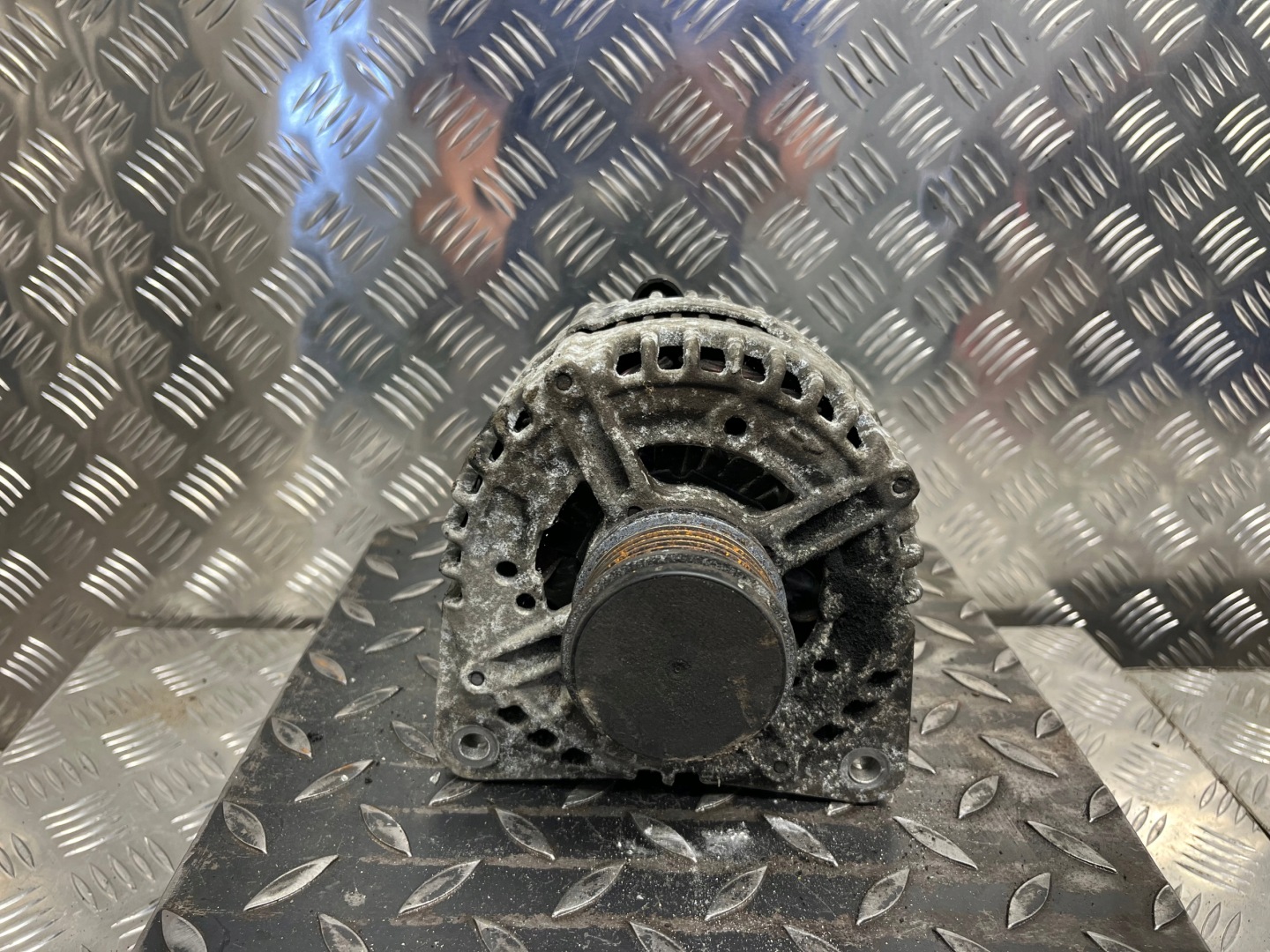 ALTERNATOR VOLKSWAGEN PASSAT B6 2.0 TDI 180A 03G903023