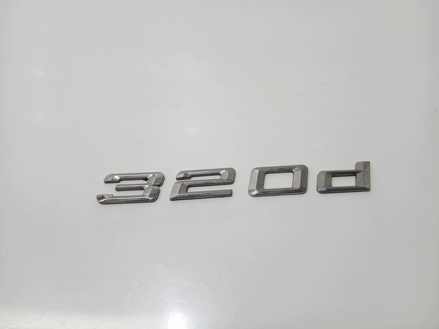 NAPIS EMBLEMAT BMW E91 320d