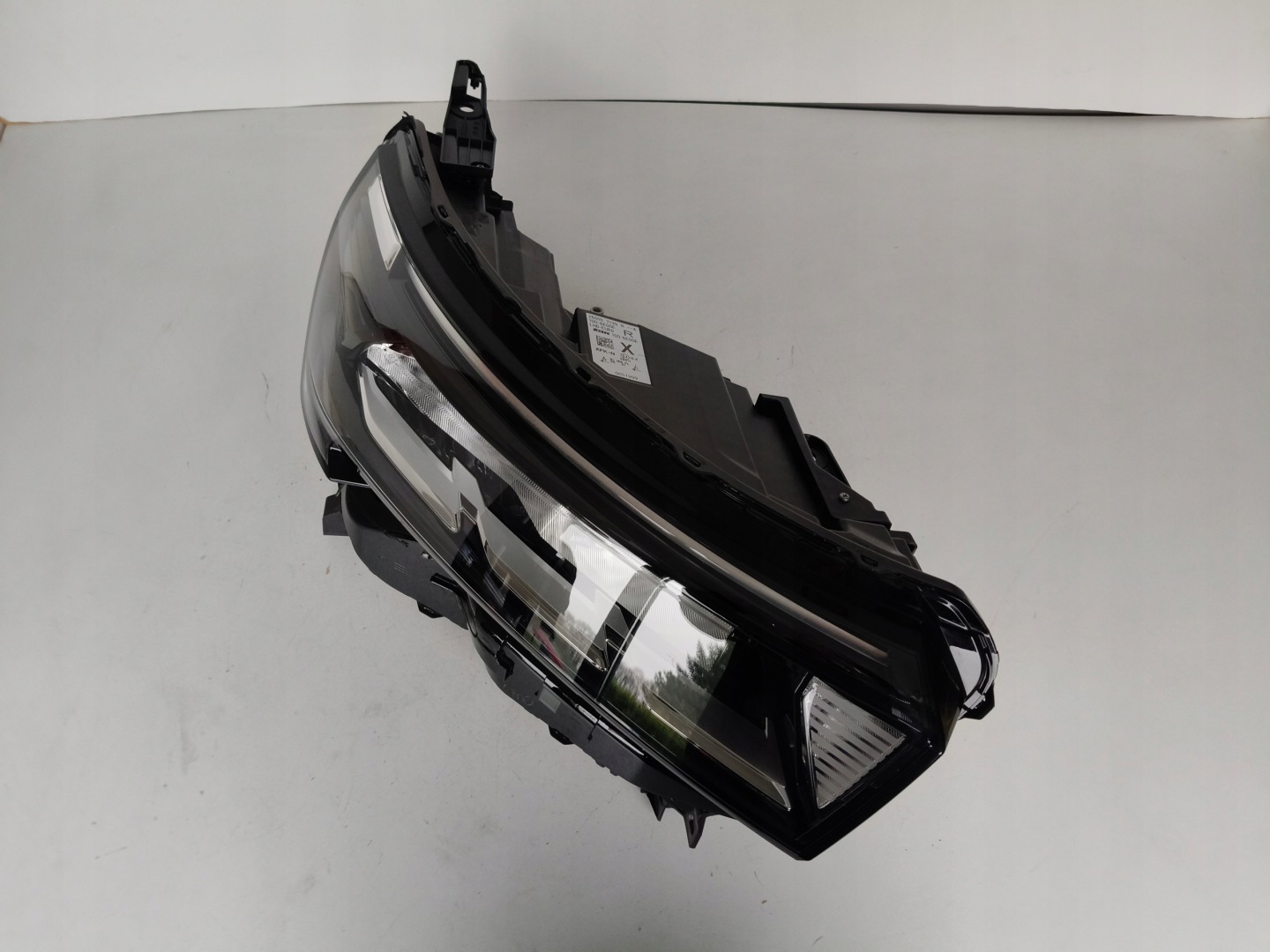 light right REFLEKTOR NISSAN TOWNSTAR 22- LED