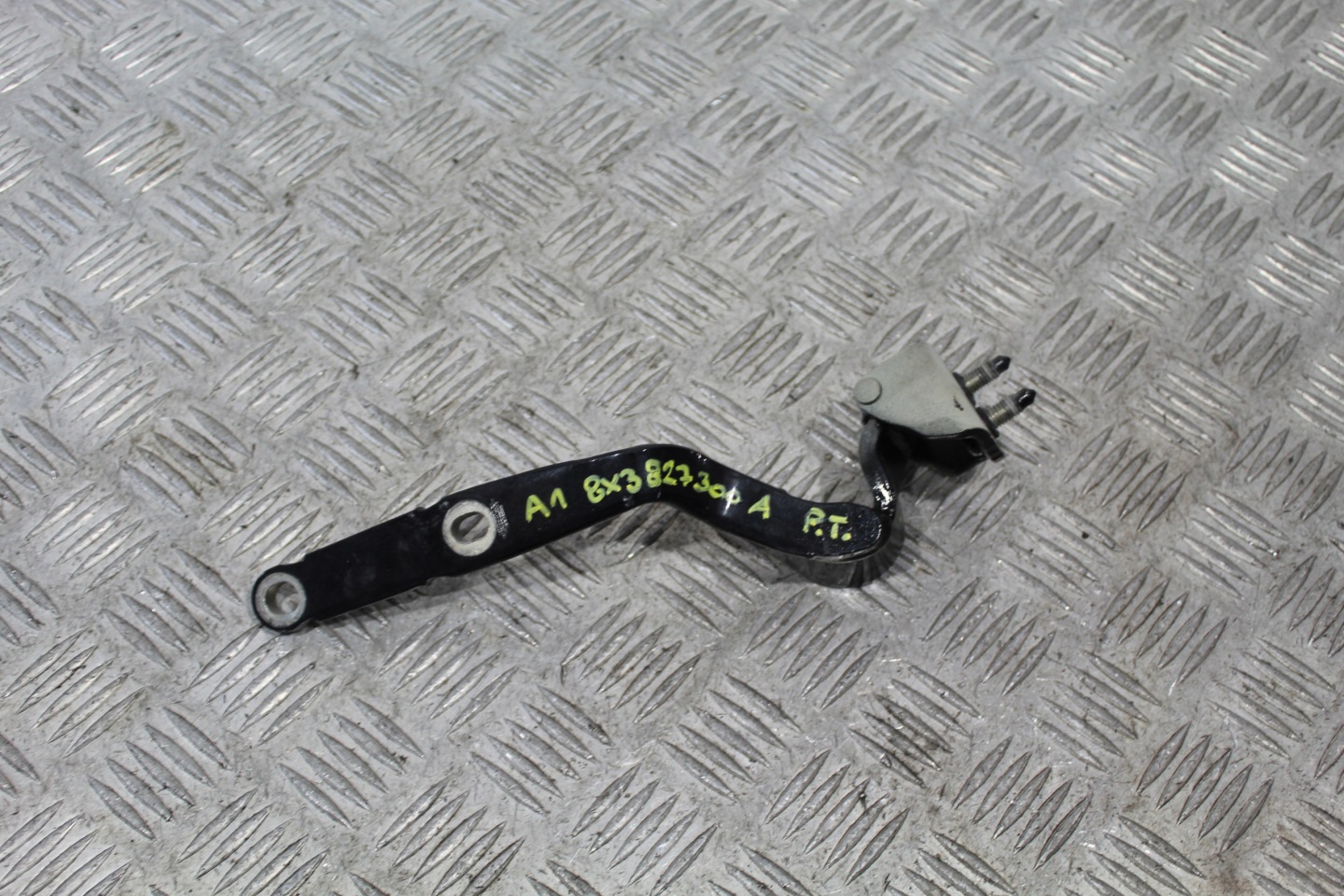 hinge bonnet right rear part AUDI A1 8X0 8X3 8X3827300A