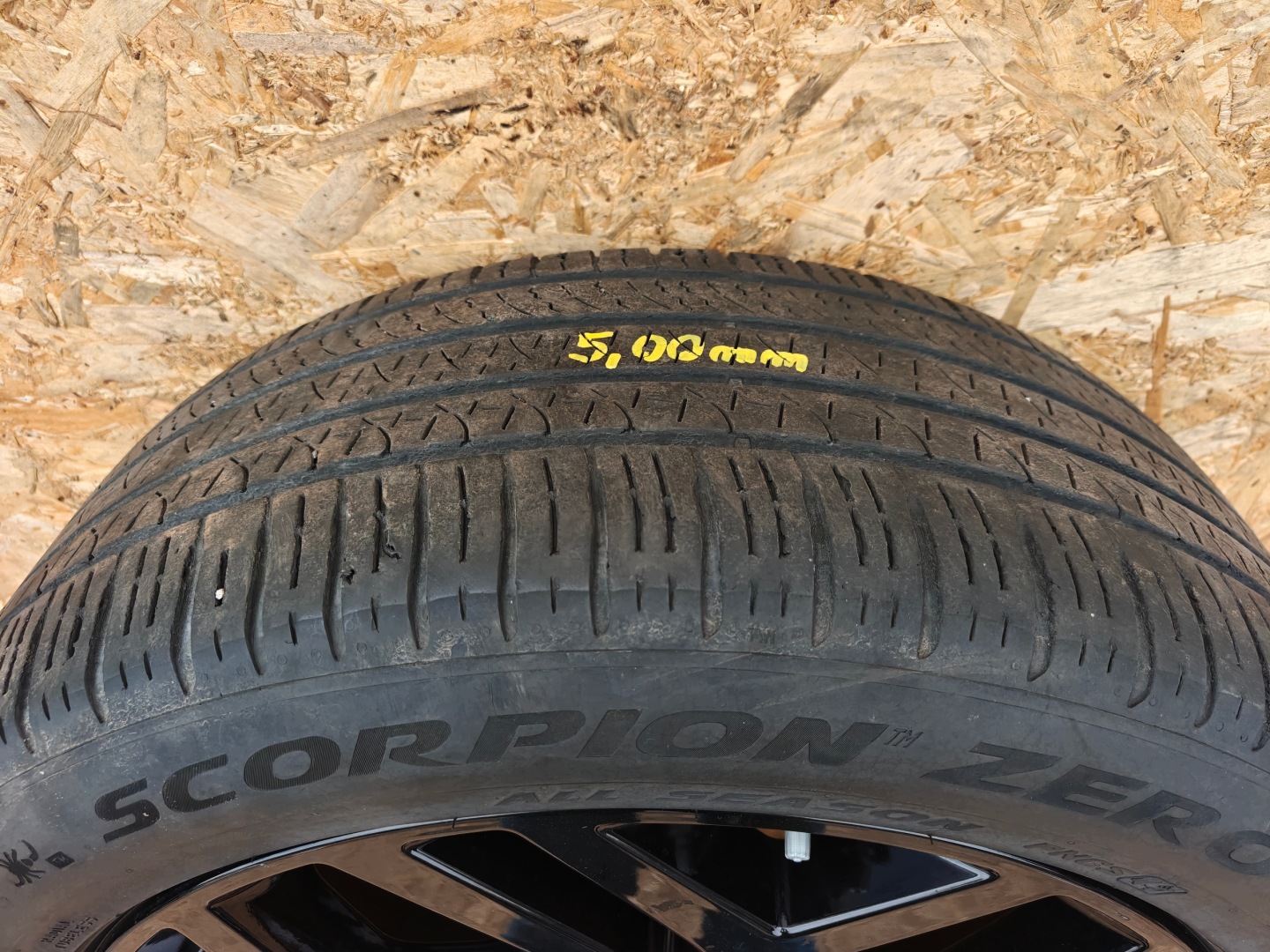 roues disques RANGE ROVER EVOQUE II L551 DYNAMIC PIRELLI SCORPION 235 50 R20