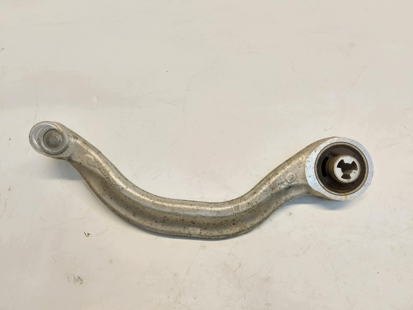 TESLA MODEL Y 2024r arm right front 1044359-00-A
