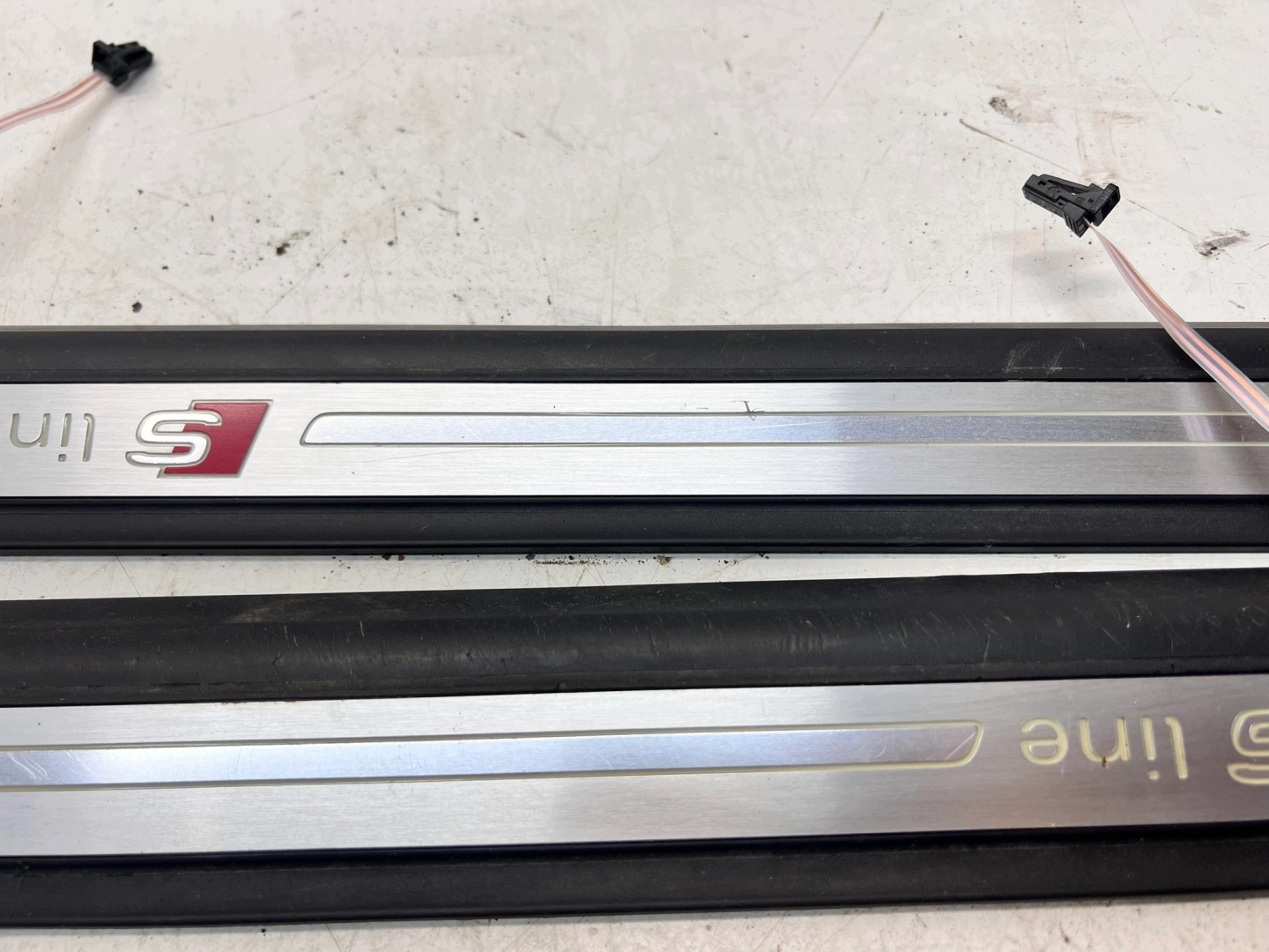 moulding threshold inner AUDI Q7 4M KOMPLET SLINE