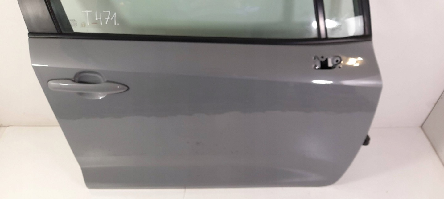 Toyota Corolla E21 door front right 1H5 (T471)