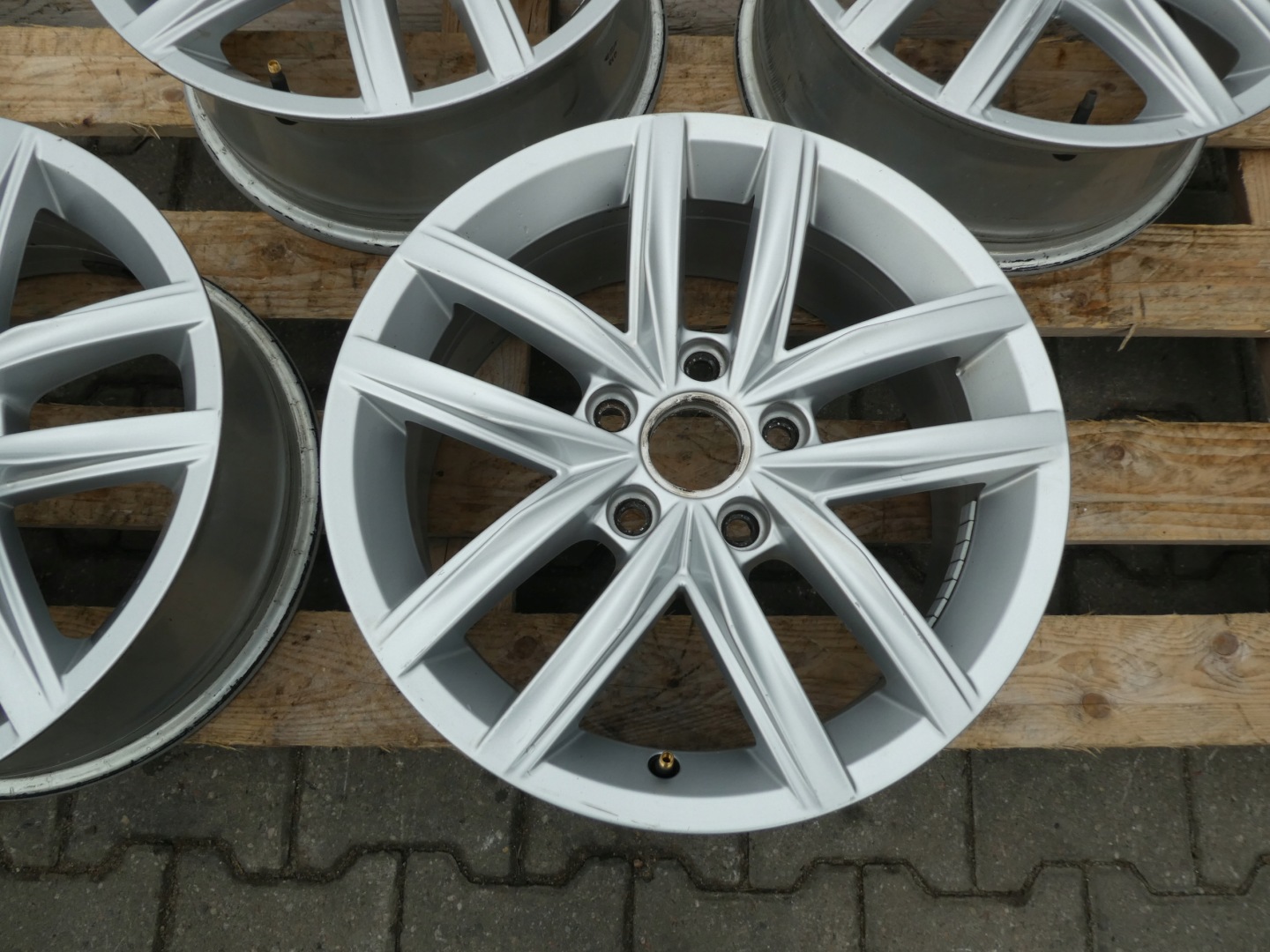 4X discs aluminium disc VW 5G0601025CS 16
