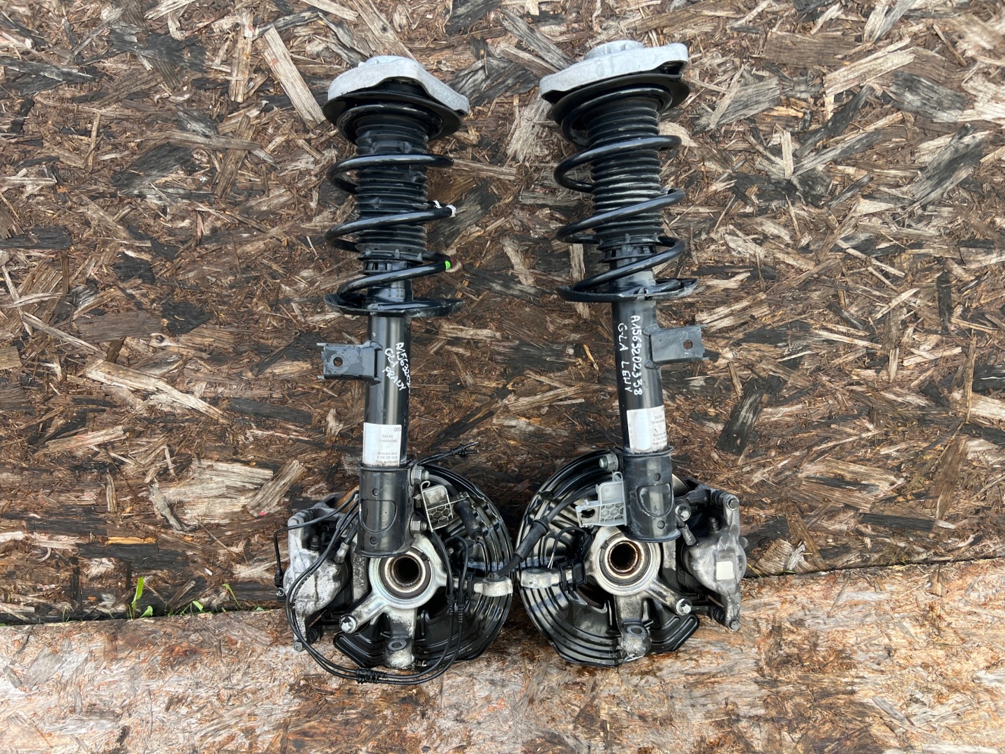 swing shock absorber left MERCEDES GLA X156 W156 A1563202438