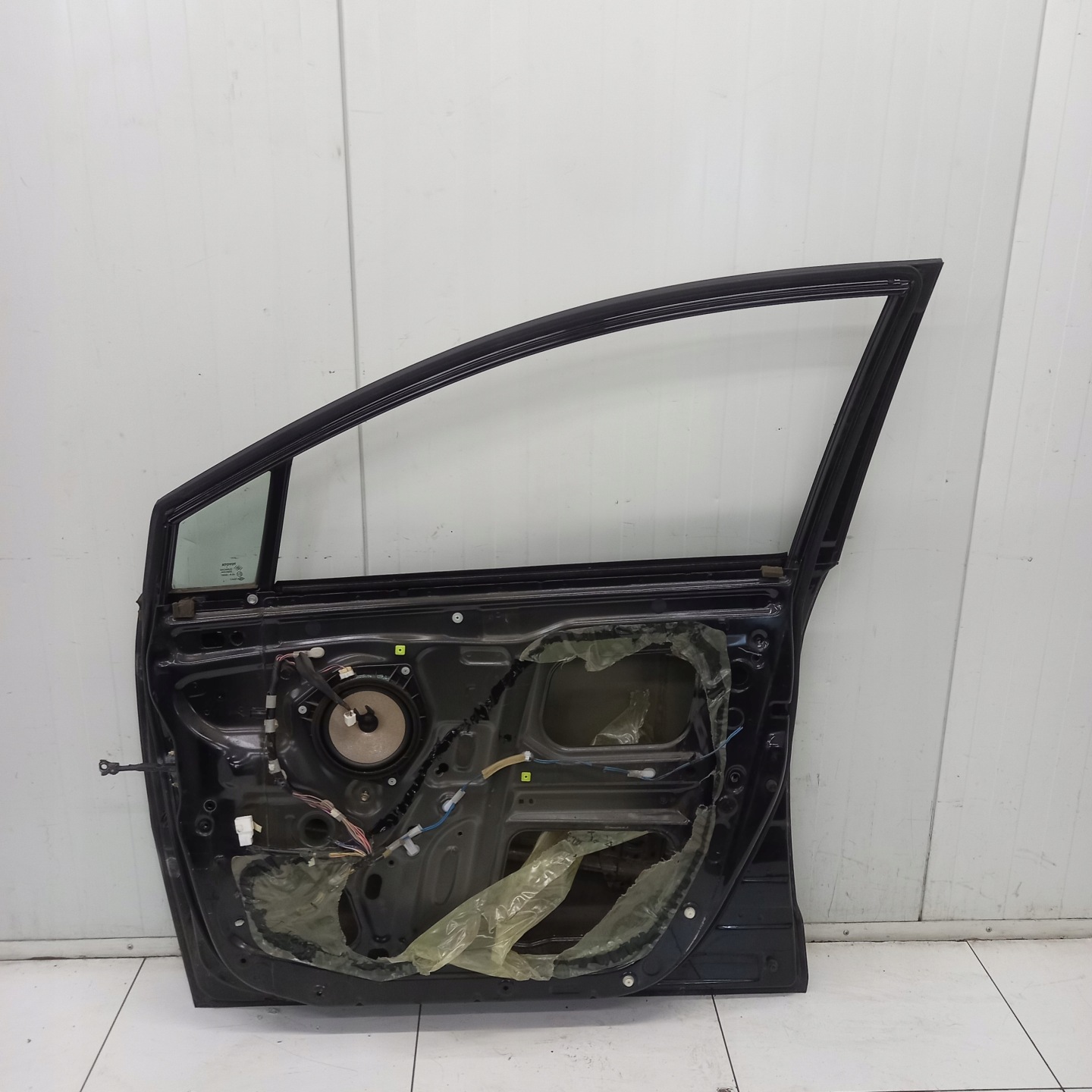 door right front TOYOTA AVENSIS VERSO