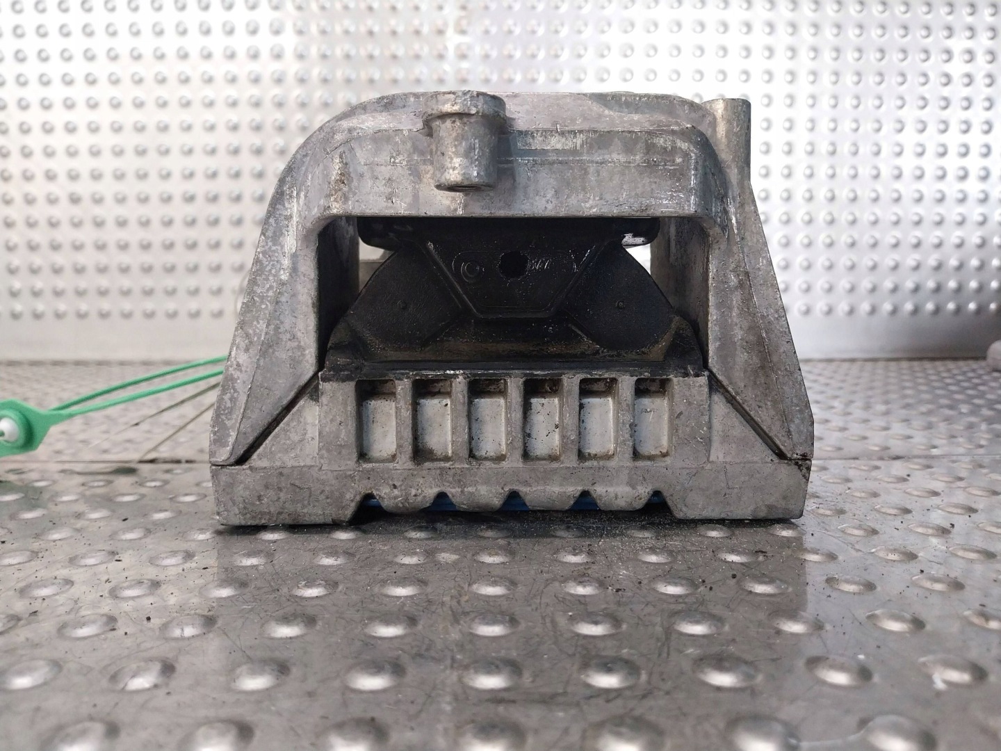 holder engine mount 1K0199262P VW PASSAT B6 B7 1.9 TDI