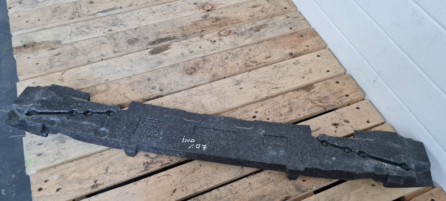 A4 B8 LIFT ABSORBER Polystyren PIANKA der Stoßstange vorne 8K0807550E