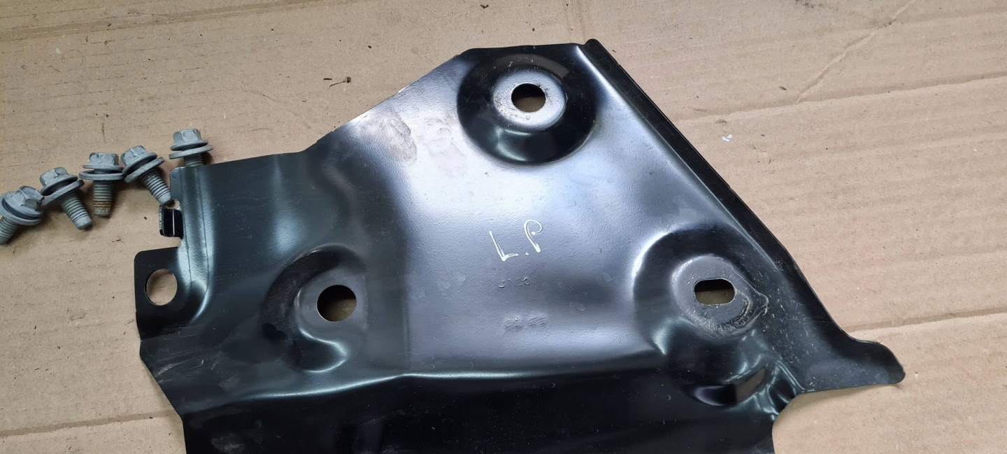 Jeep Grand Cherokee WL 2022 bracket holder console left