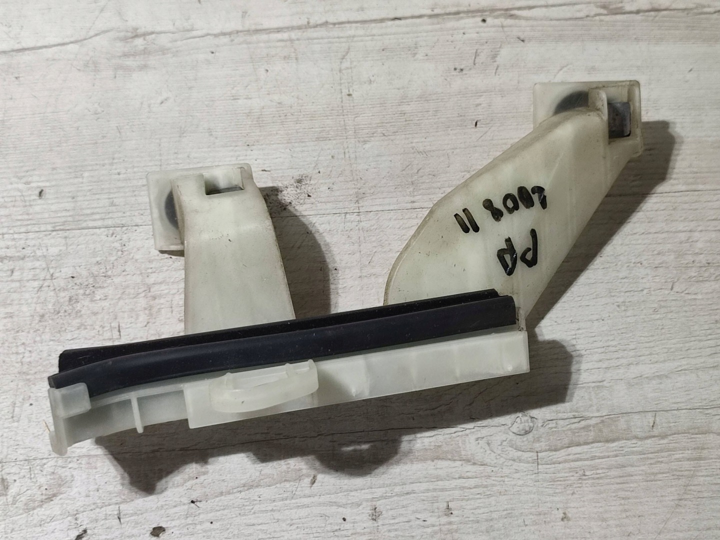 Peugeot 2008 II 2020 front side right moulding windows door przednich