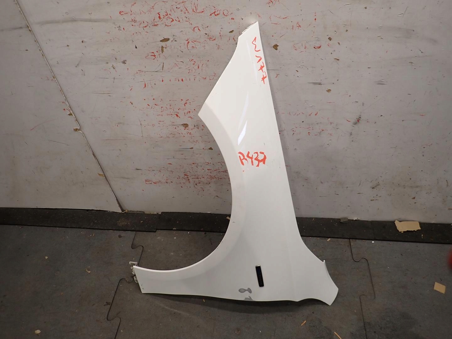 fender front front left MERCEDES A-KLASA W177 2018