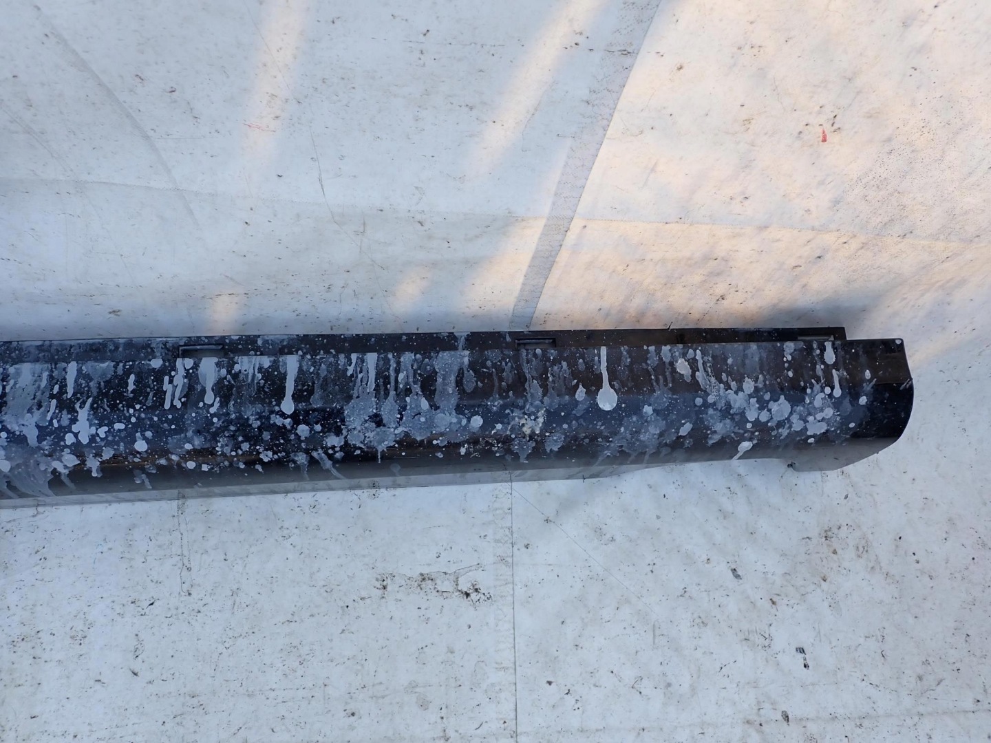 VOLVO XC60 and 1 LIFT 13-17 moulding threshold right