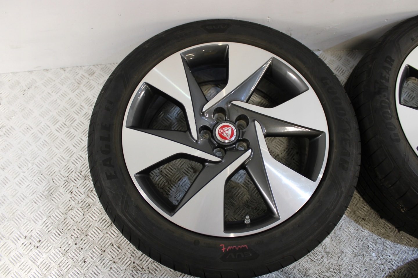 wheels discs disc 245/50 R20 ET52 JAGUAR and-PACE X590 EV400 J9D3-BC