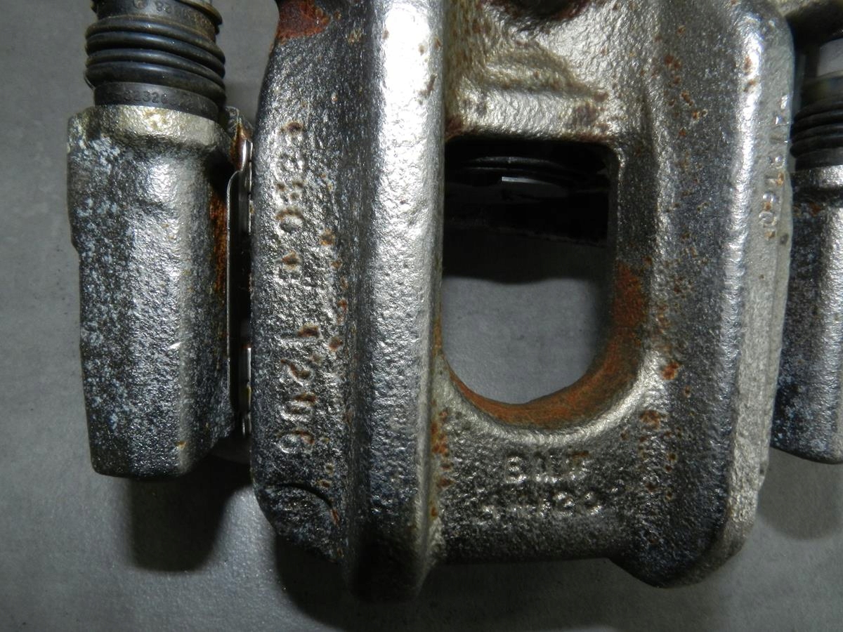BMW 5 F10 520i caliper right rear part