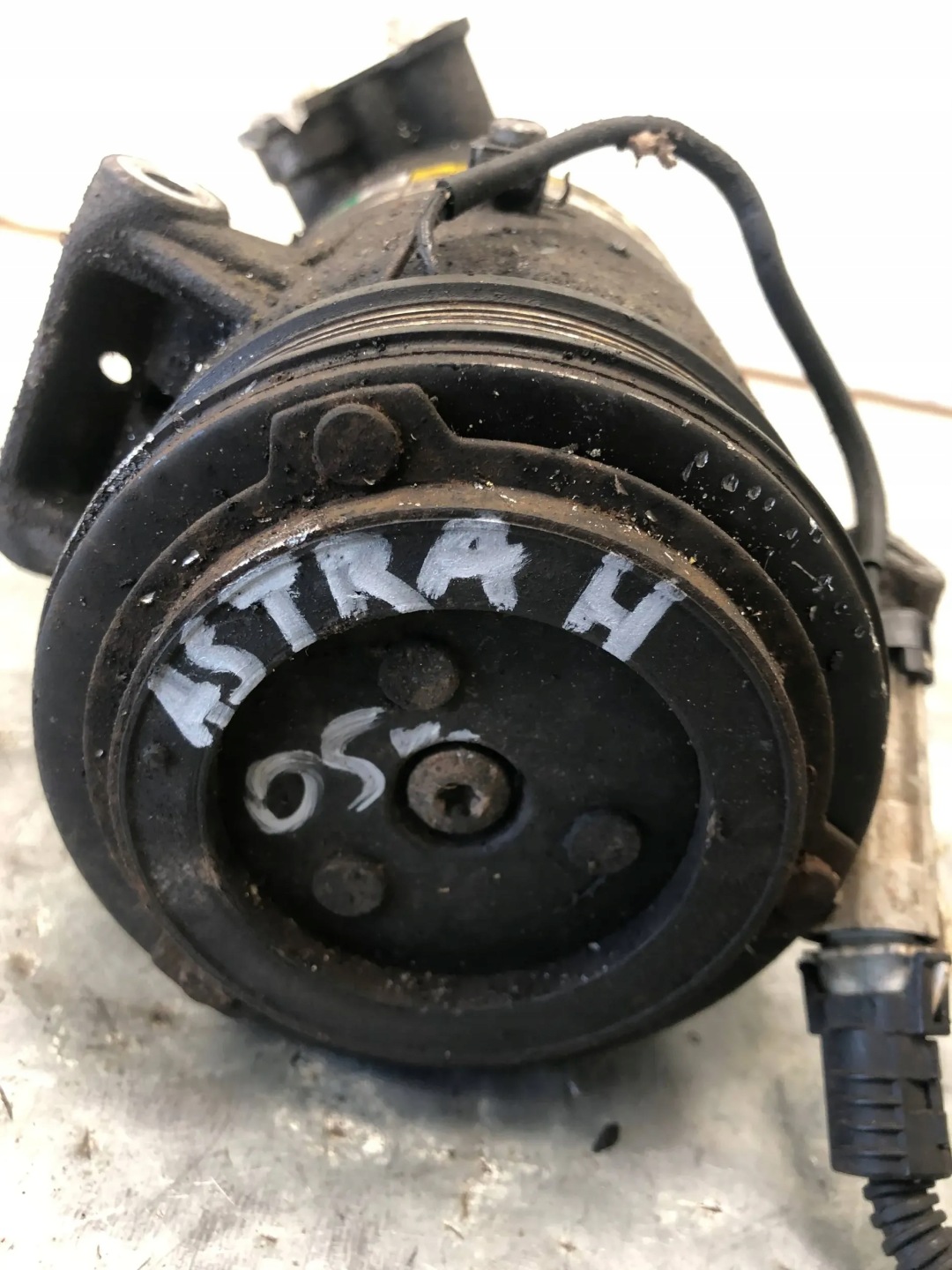compressor compressor; of the air conditioning OPEL ASTRA H 13124752