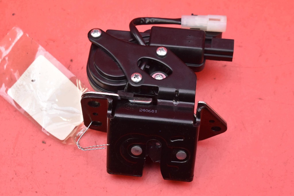 lock bonnet rear part boot A00084630 BAIC BEIJING X3 LIFT 19