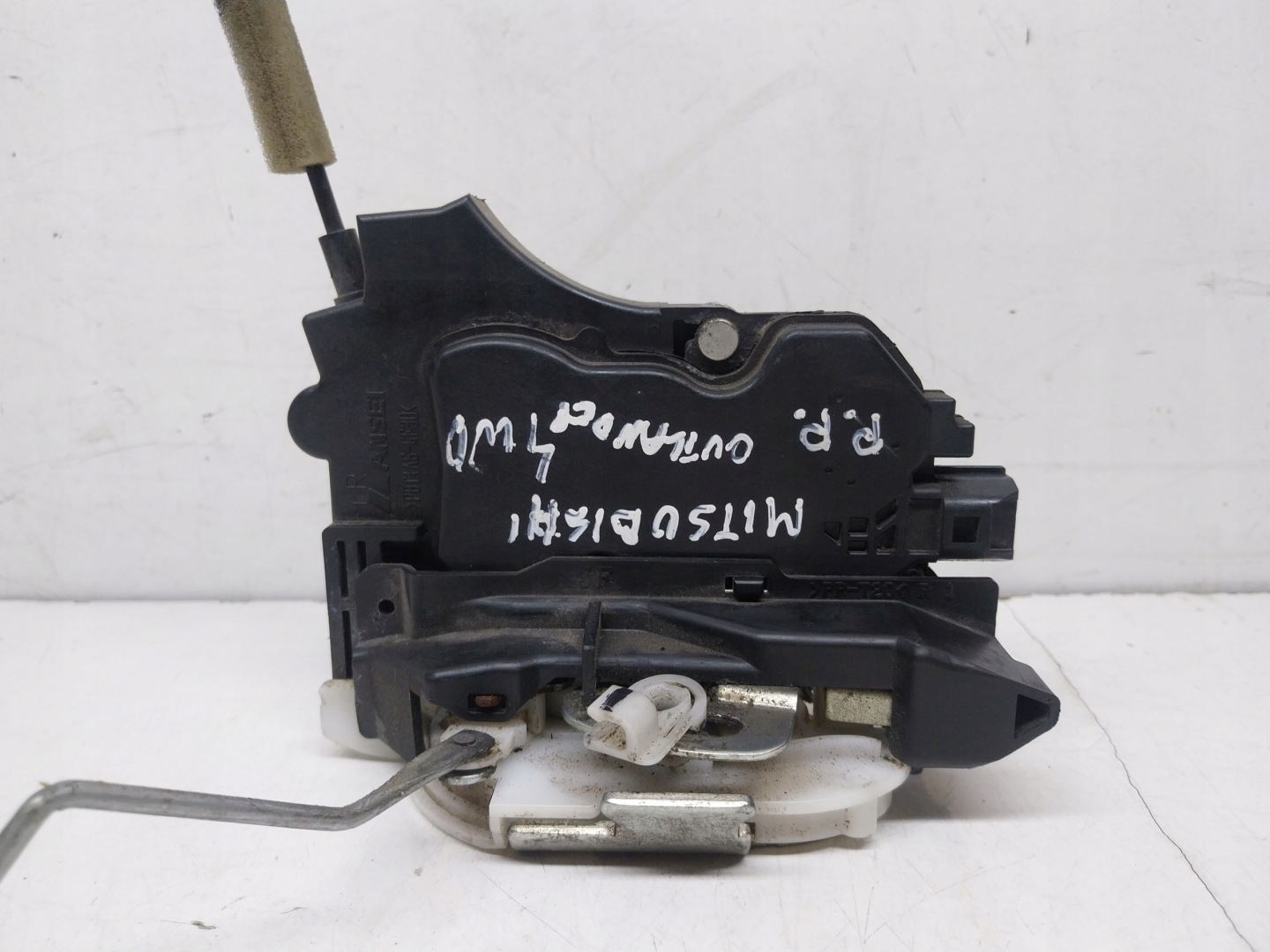 lock front front right Mitsubishi Outlander and Europa