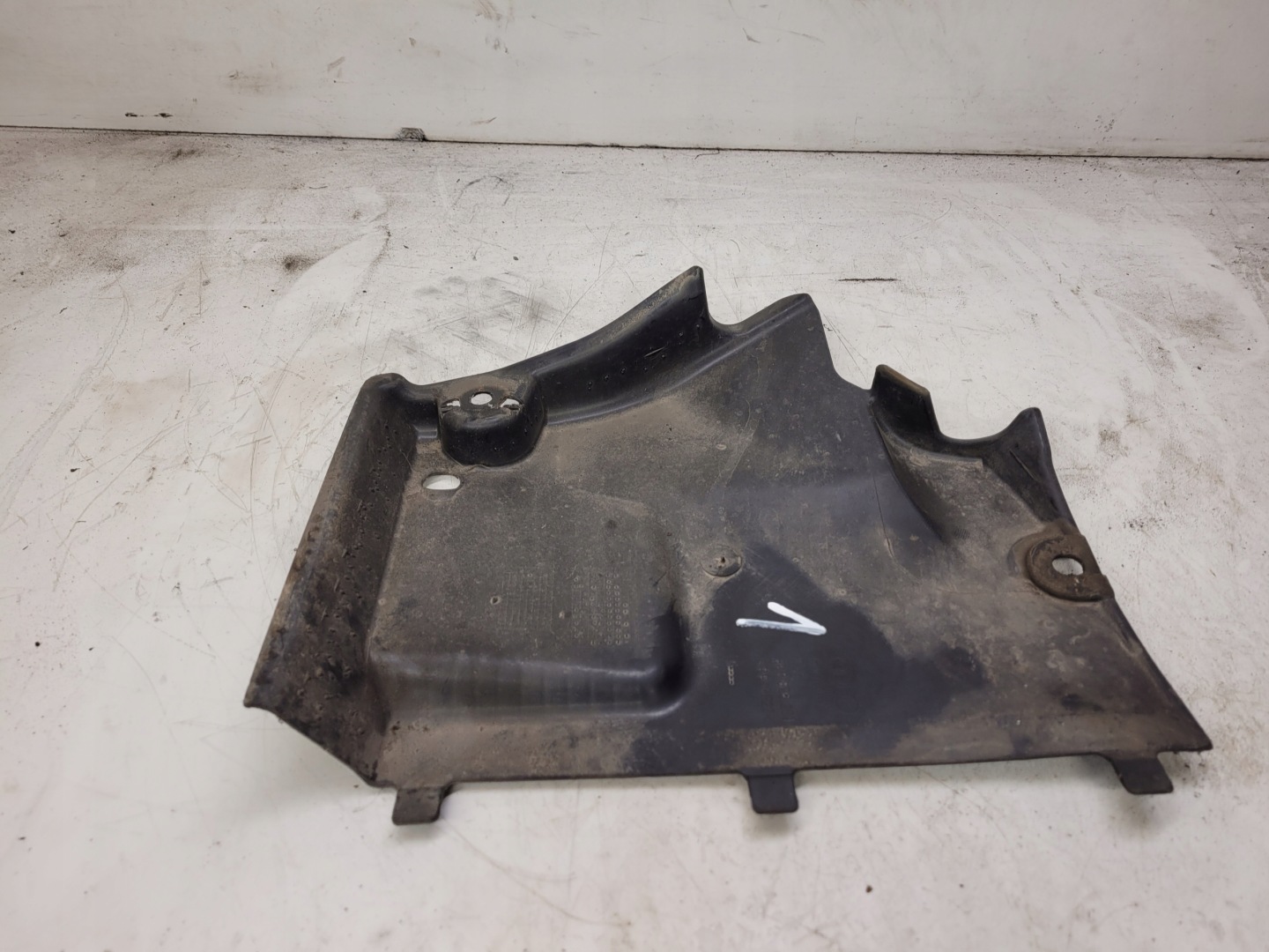 Blende Abdeckung abdeckung Unterfahrschutz links AUDI A4 B8 8K0825201E *1*