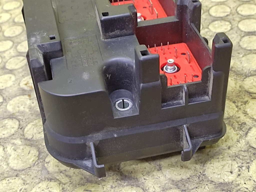 OPEL VECTRA C fuse box 13112918AK
