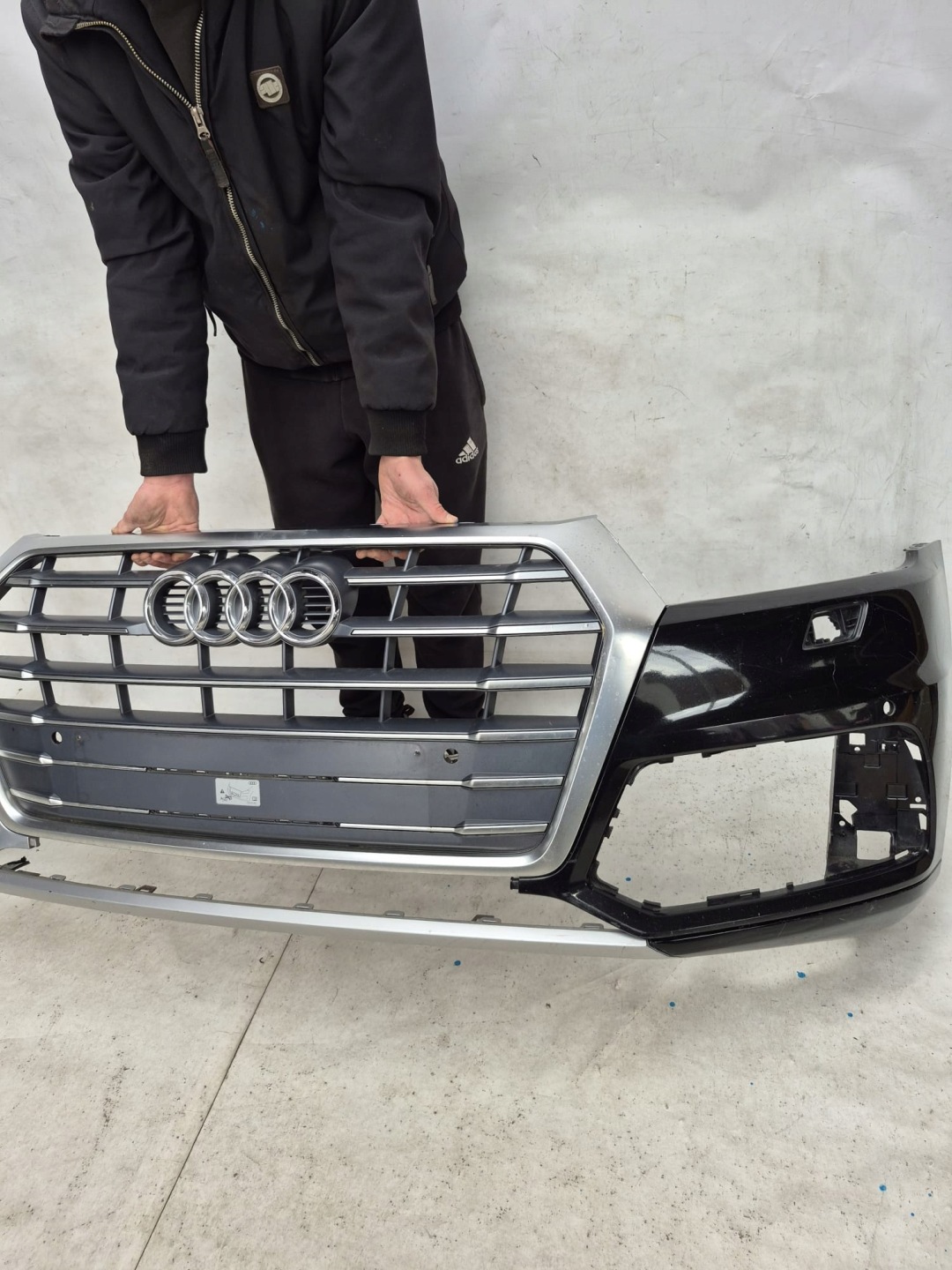 AUDI Q5 II 80A BASIC 16- nárazník předek přední maska SPR PDC 80A807103A