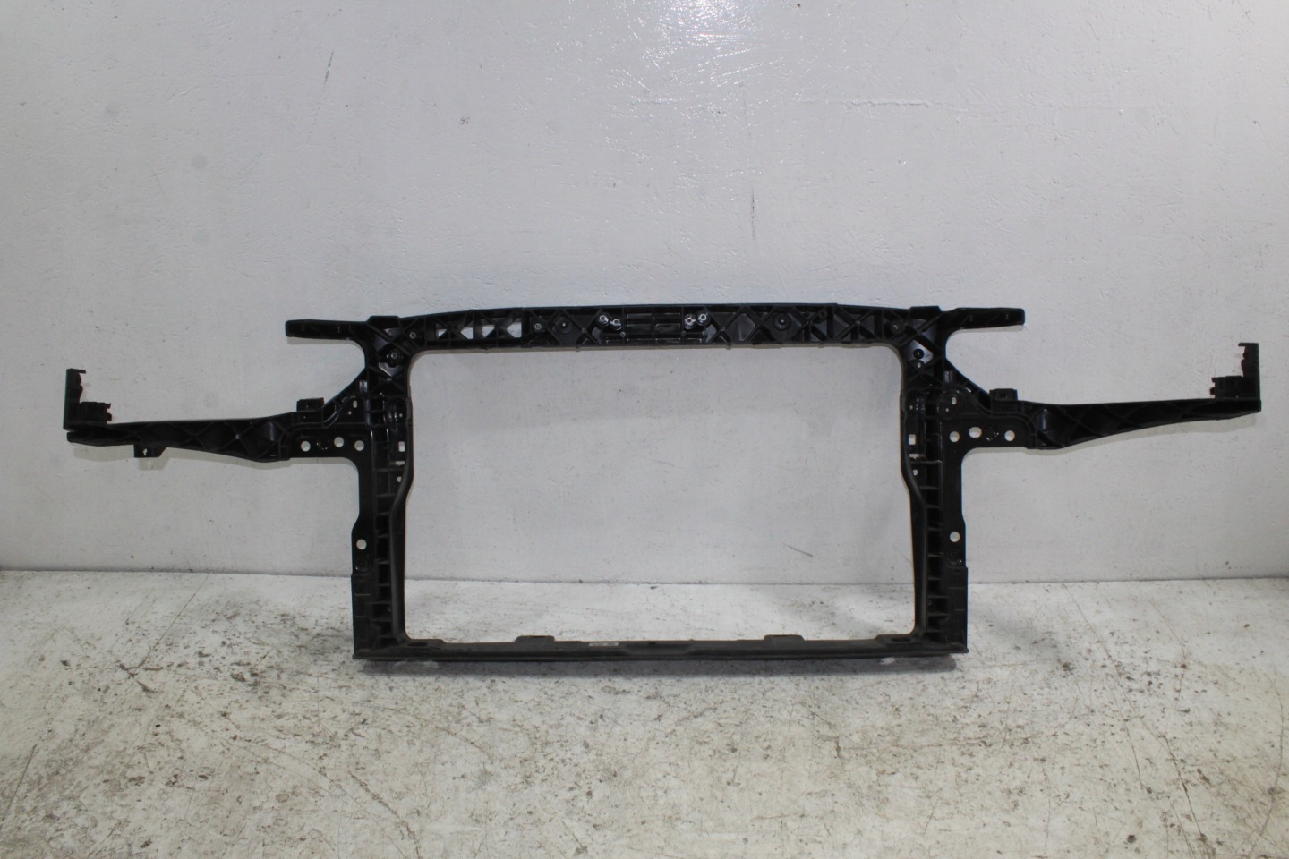 Hyundai Ioniq pillar iron support panel for radiators 64101-G2000