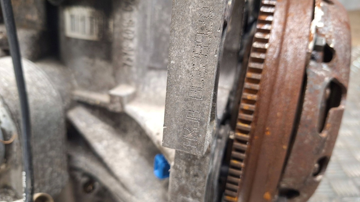 engine HXJB FORD FIESTA MK7 1.6B 16V 120KM unprotected pillar