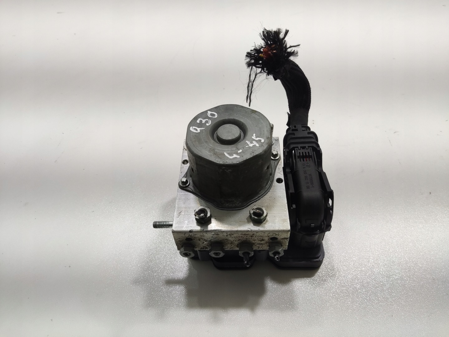 pump control unit ABS INFINITI Q30 2015-2020 A0914310000