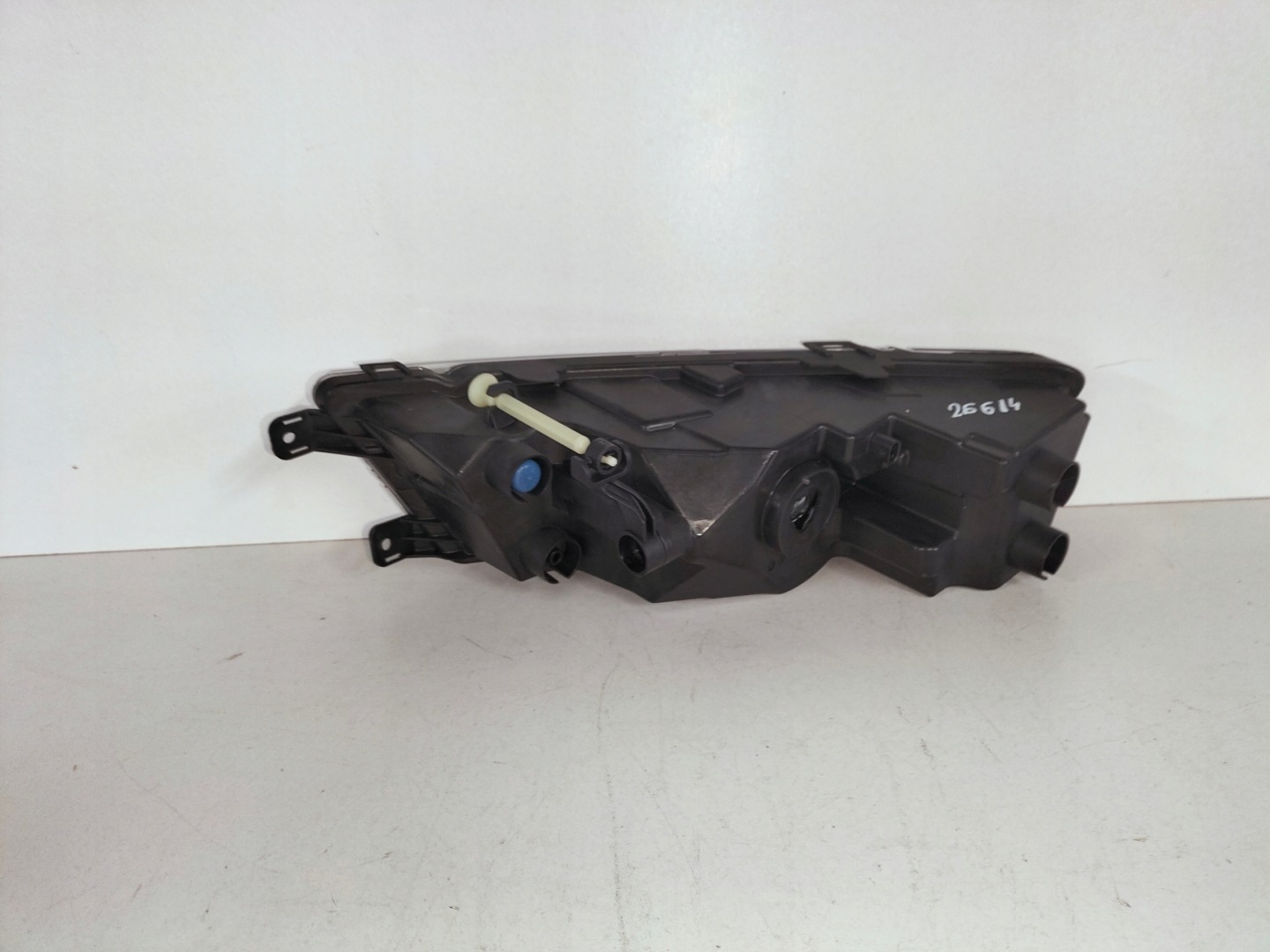 fog light light right SKODA RAPID 12-17 LED