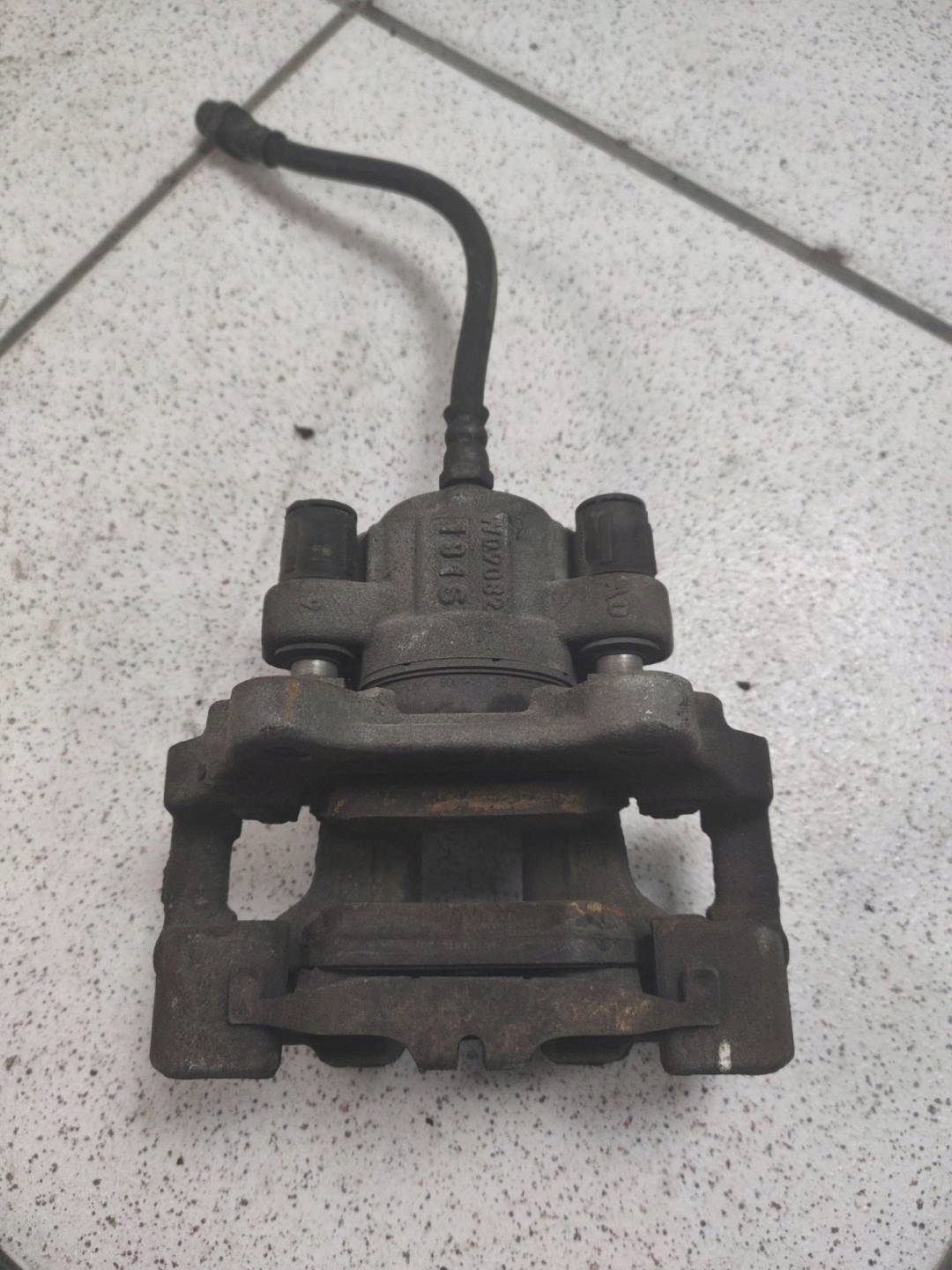 caliper brake rear part left side BMW 3 F30 2015 W09082
